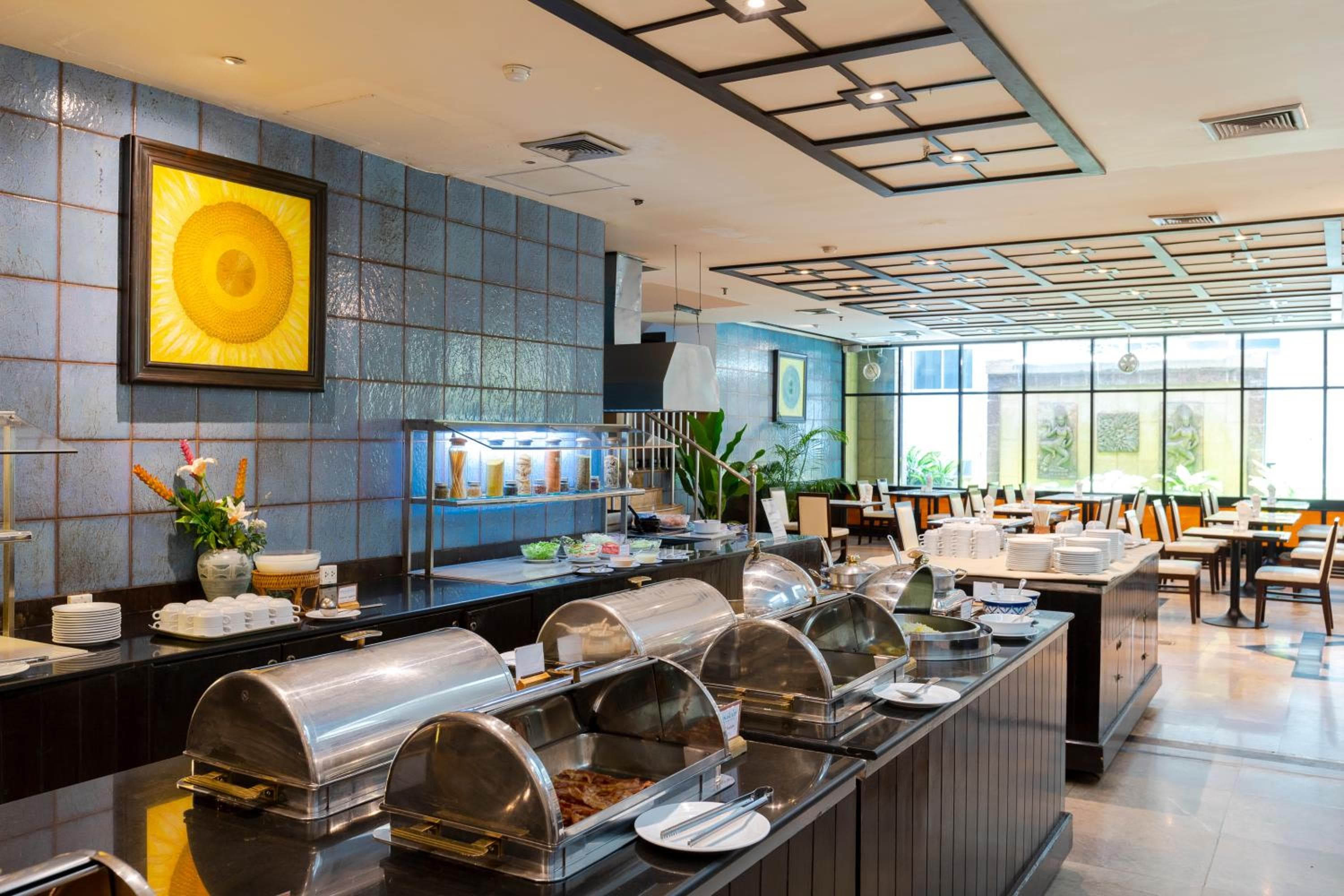 Pinnacle Lumpini Park Hotel — 20