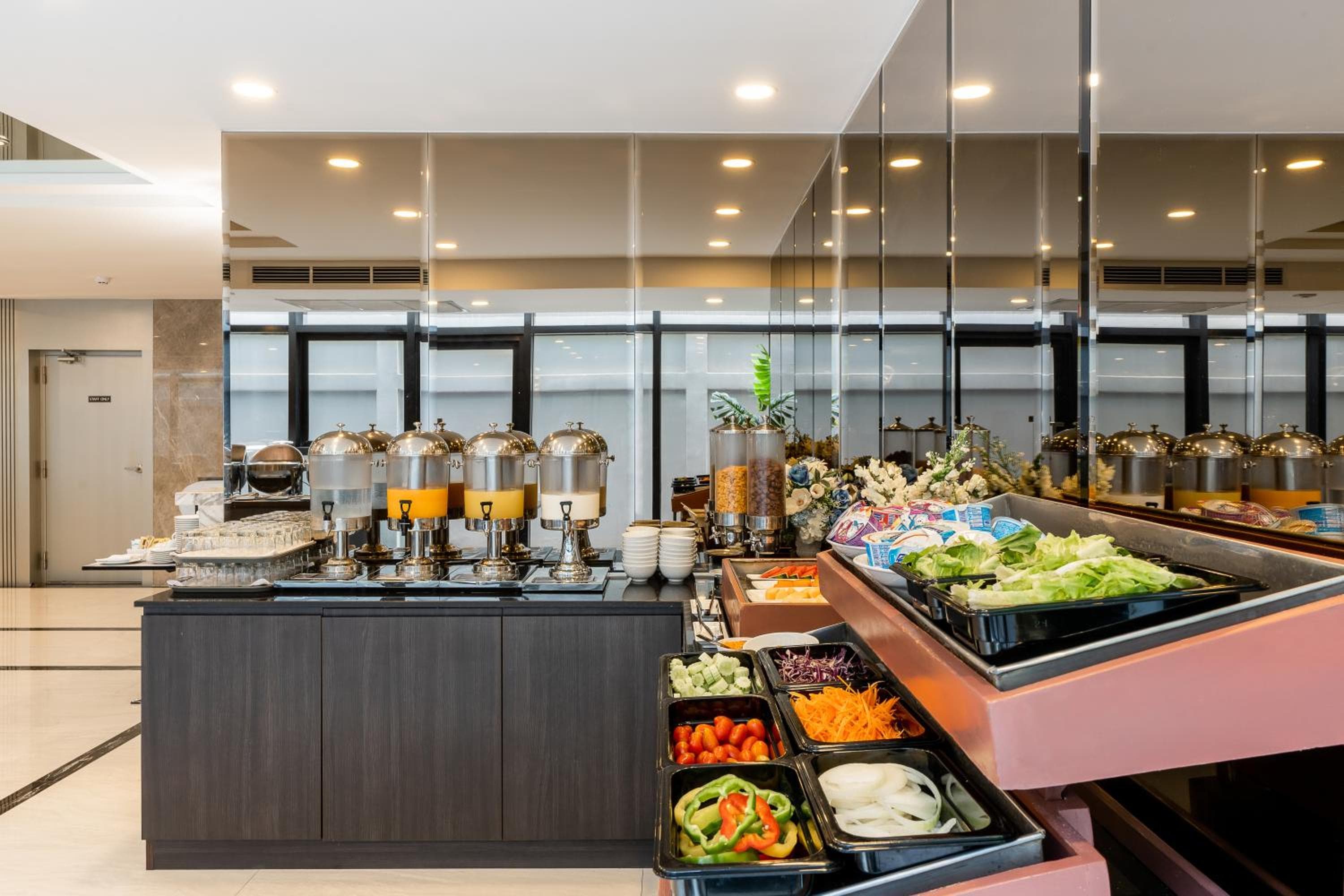 SureStay Plus di Best Western Sukhumvit 2 — 23
