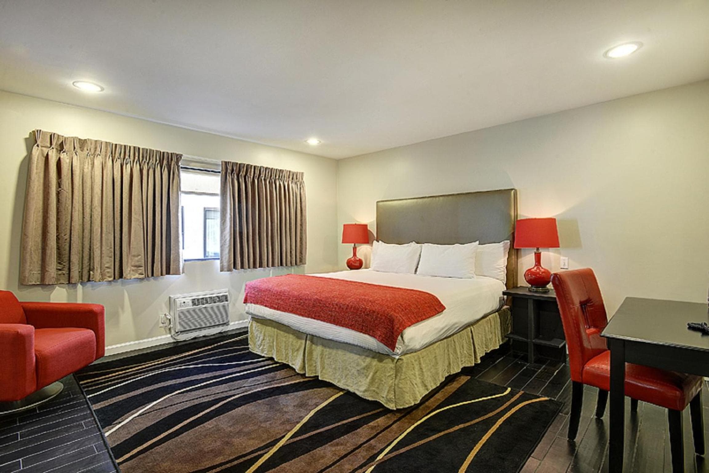 Shelter Hotel Los Angeles — 14
