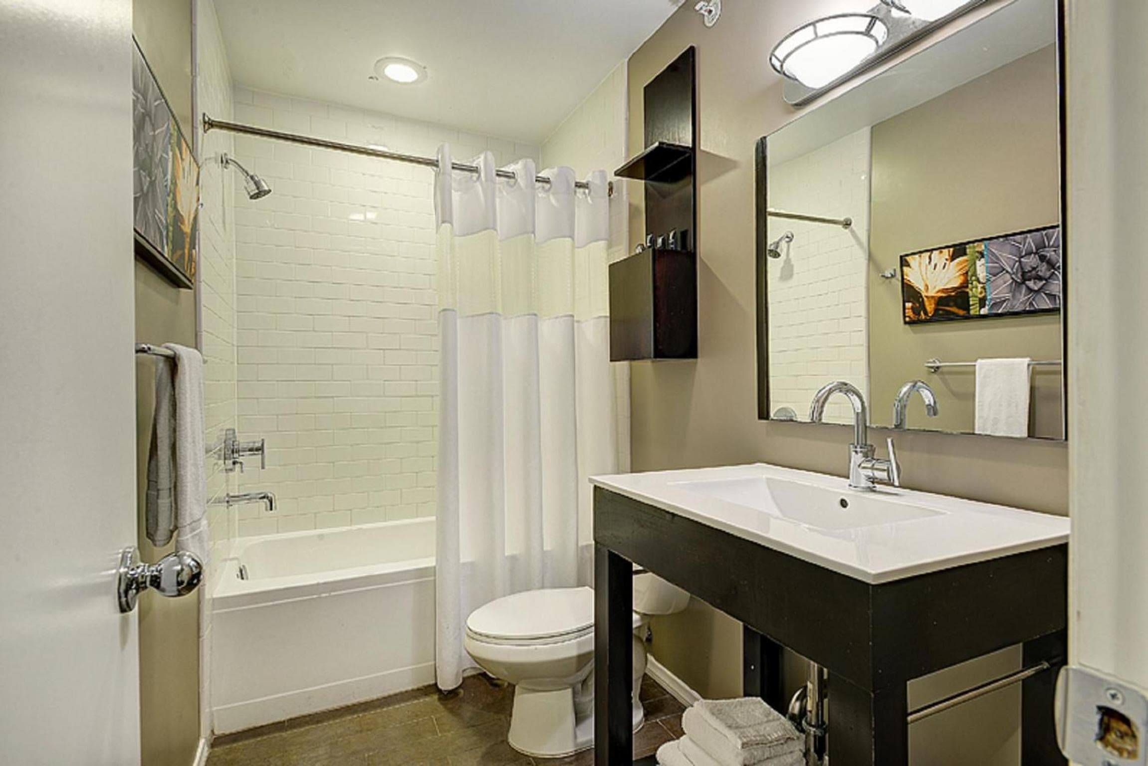 Shelter Hotel Los Angeles — 11