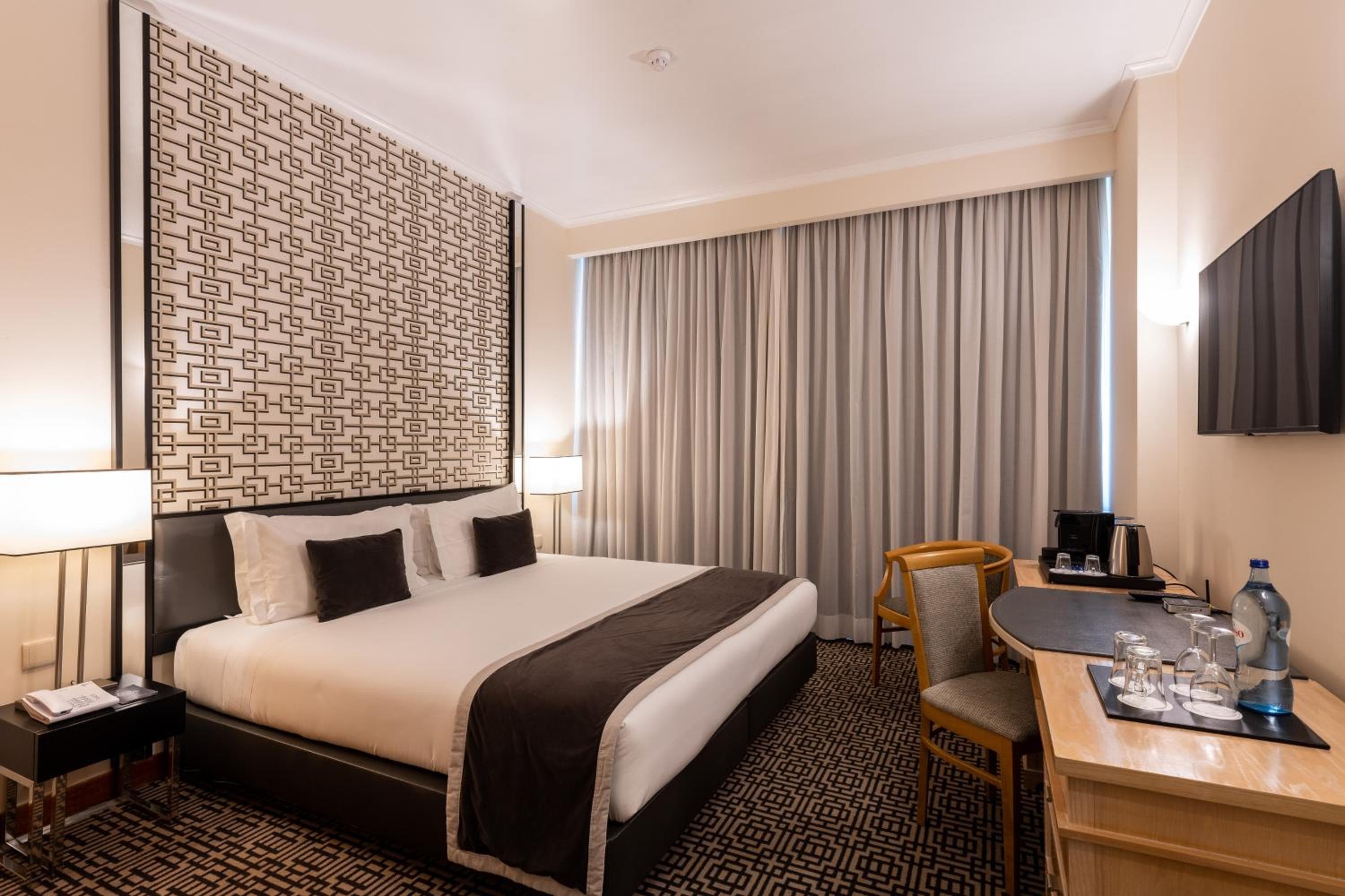 Hotel Mundial — 29