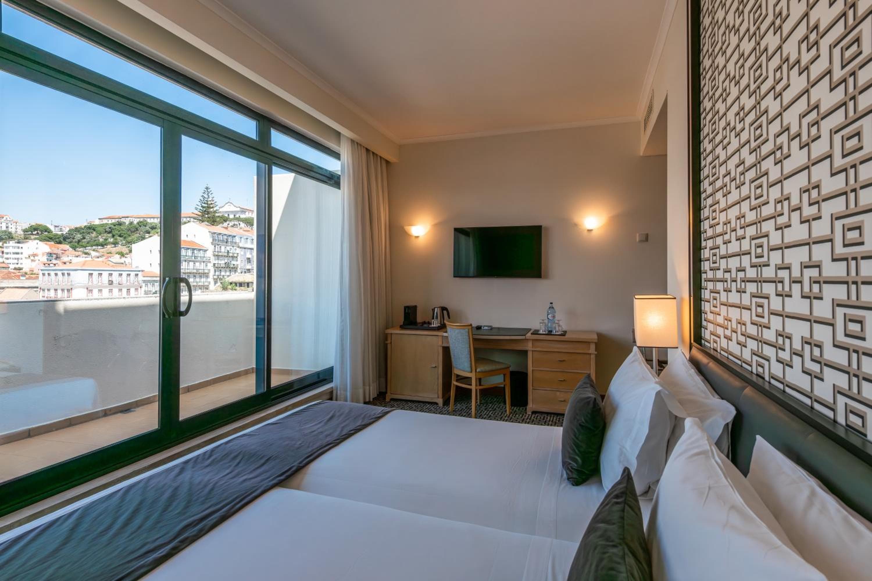 Hotel Mundial — 9