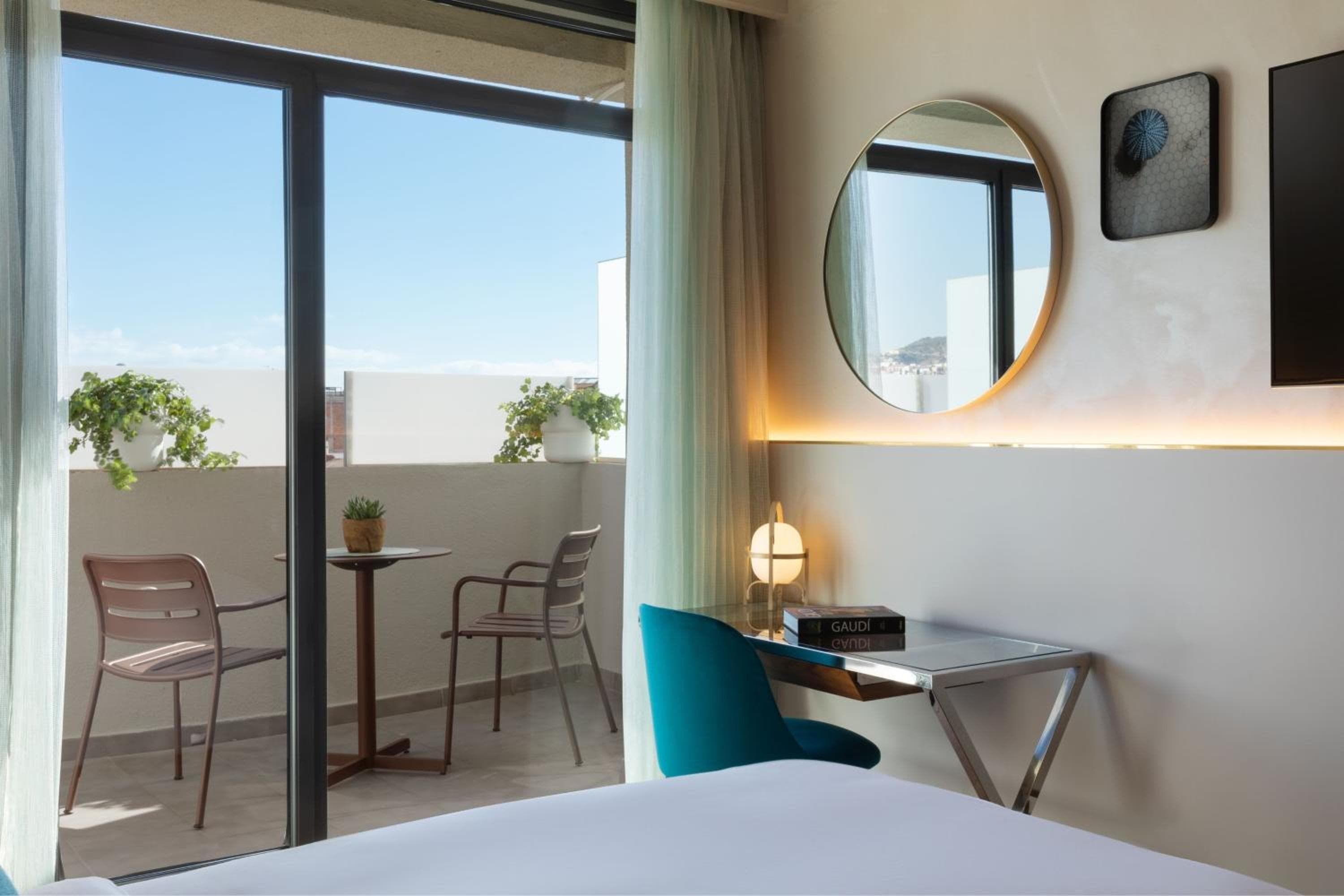Renaissance Barcelona Hotel — 13