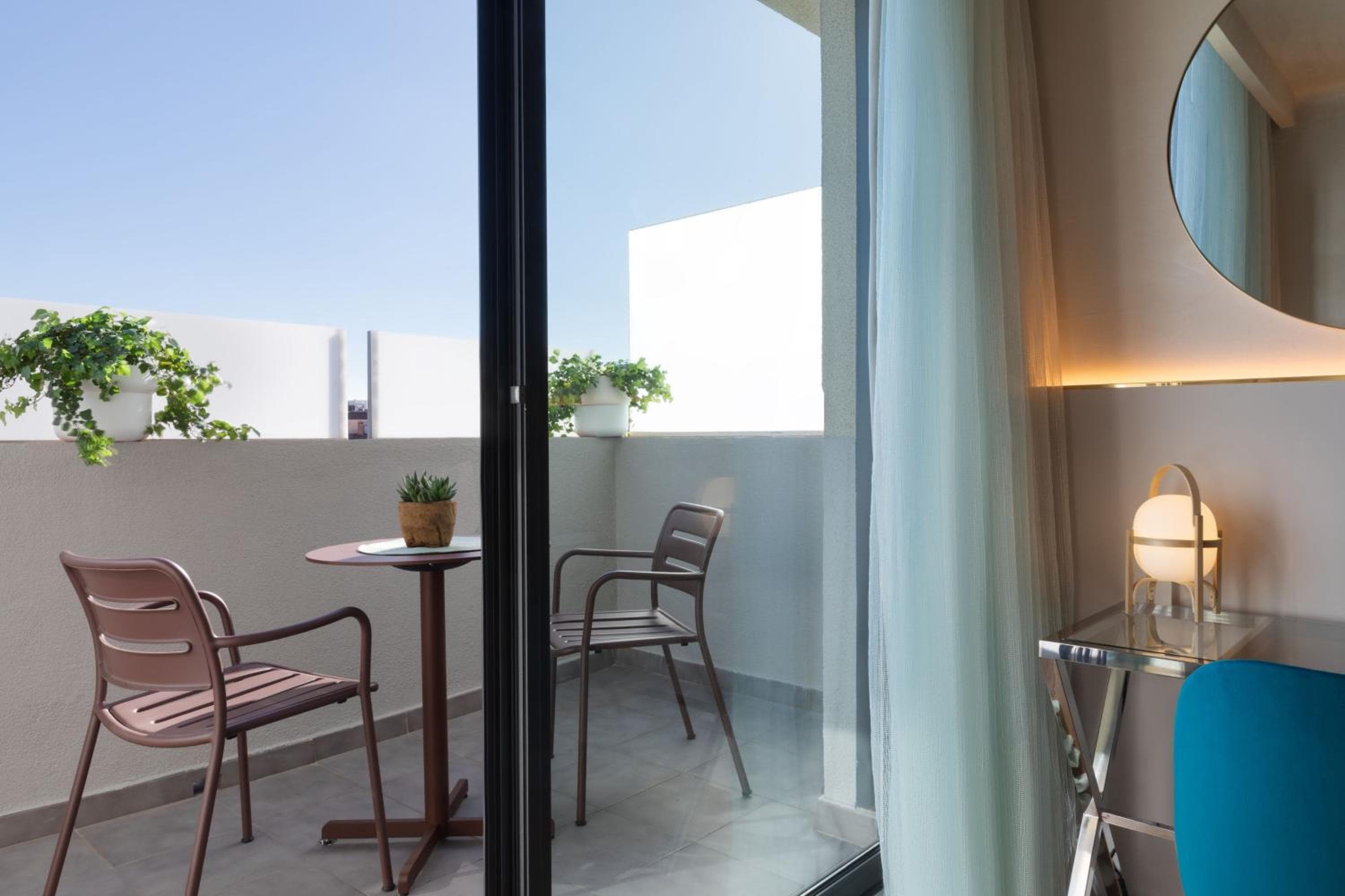 Renaissance Barcelona Hotel — 12