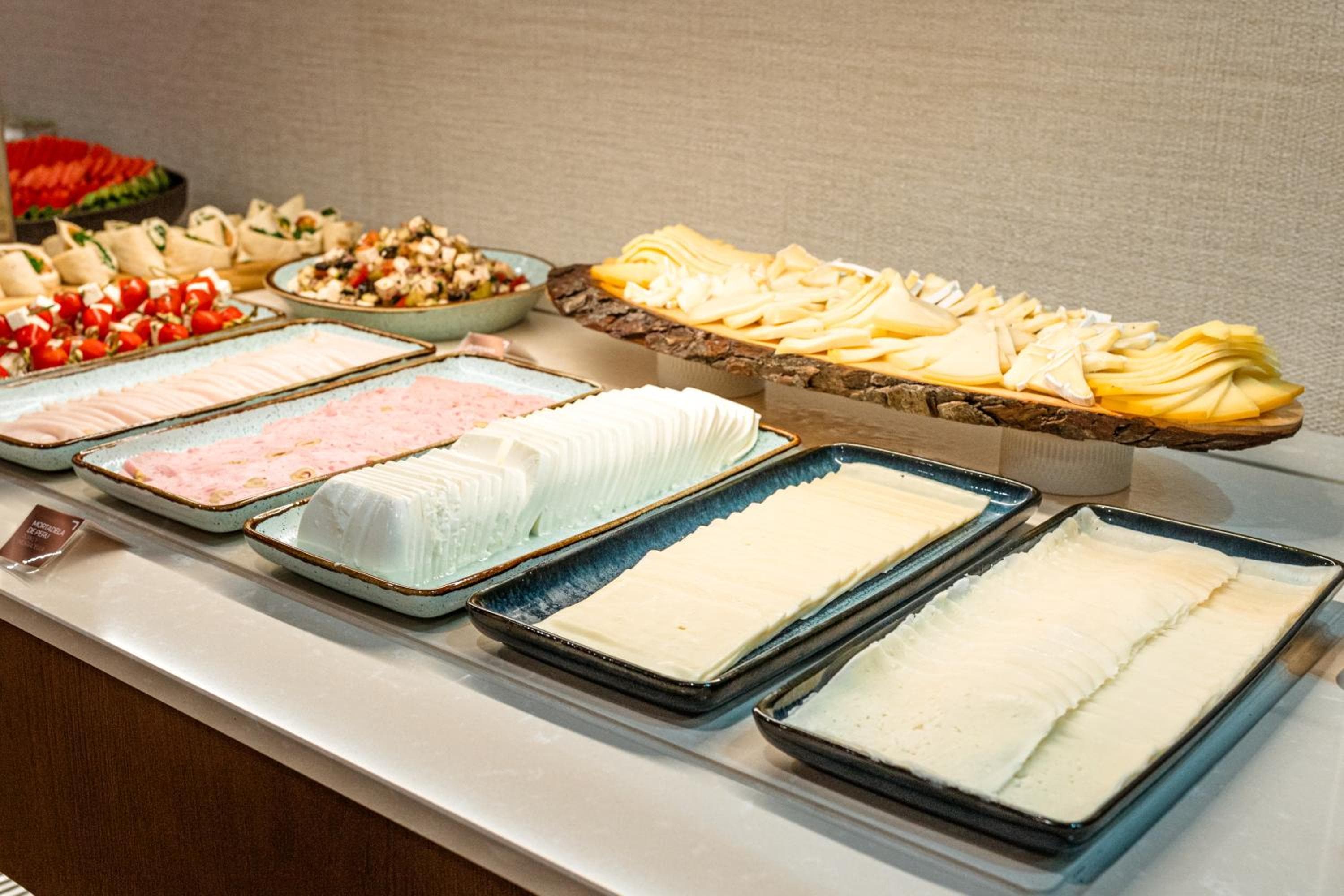 Hoteles Premium de Siguiente Nivel — 25