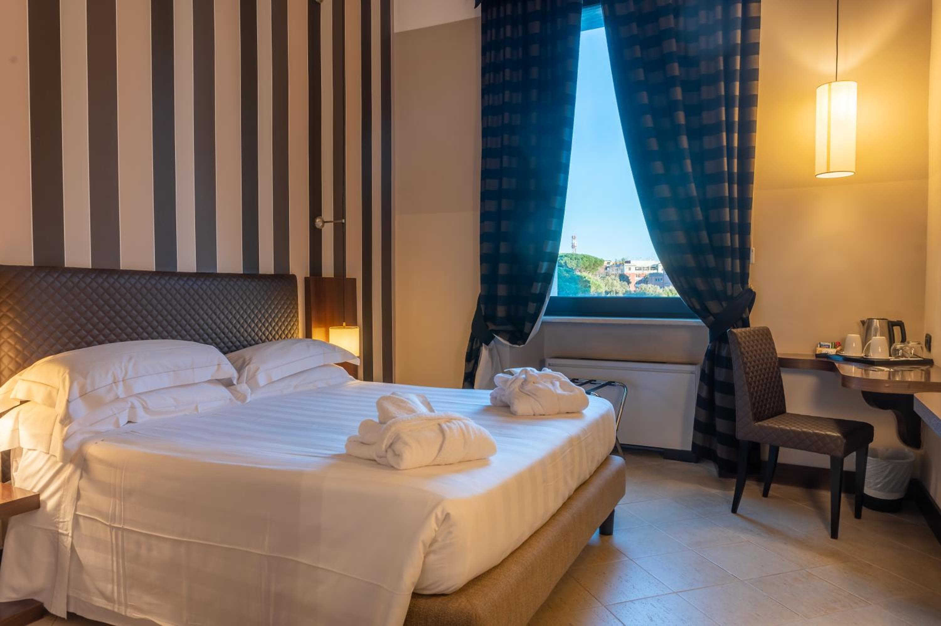TH Roma - Carpegna Palace — 2