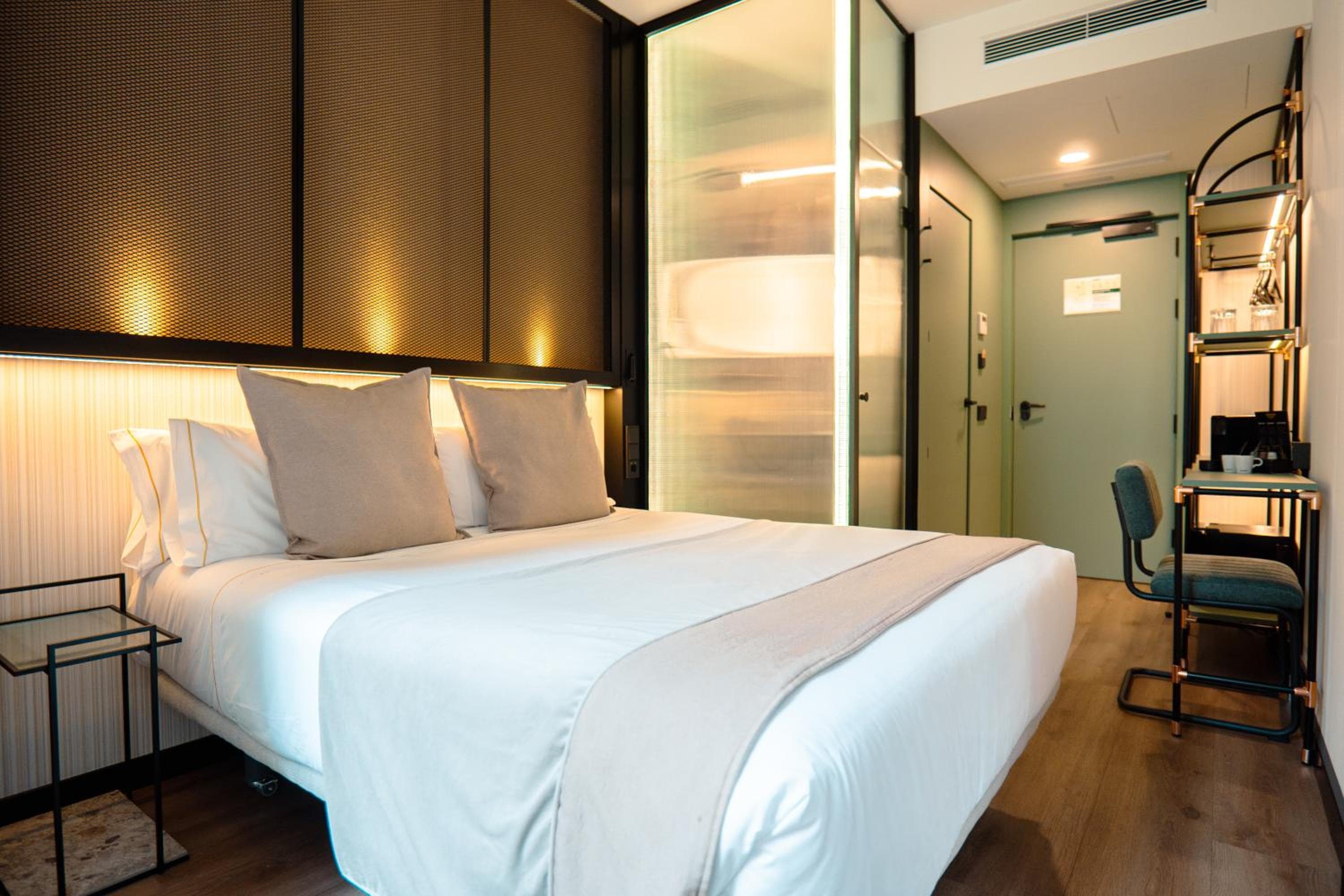 Akeah Hotel Gran Vía — 18