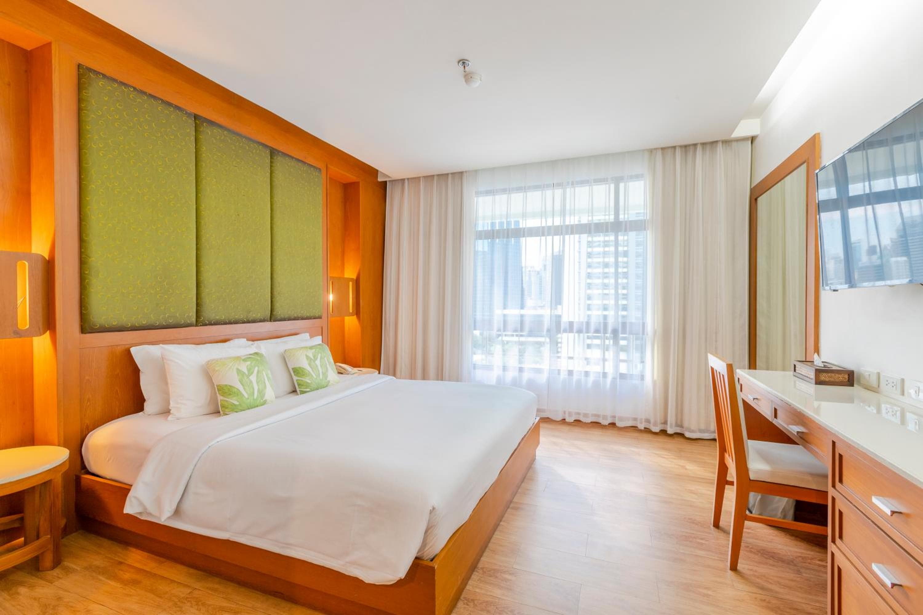 Pinnacle Lumpini Park Hotel — 18