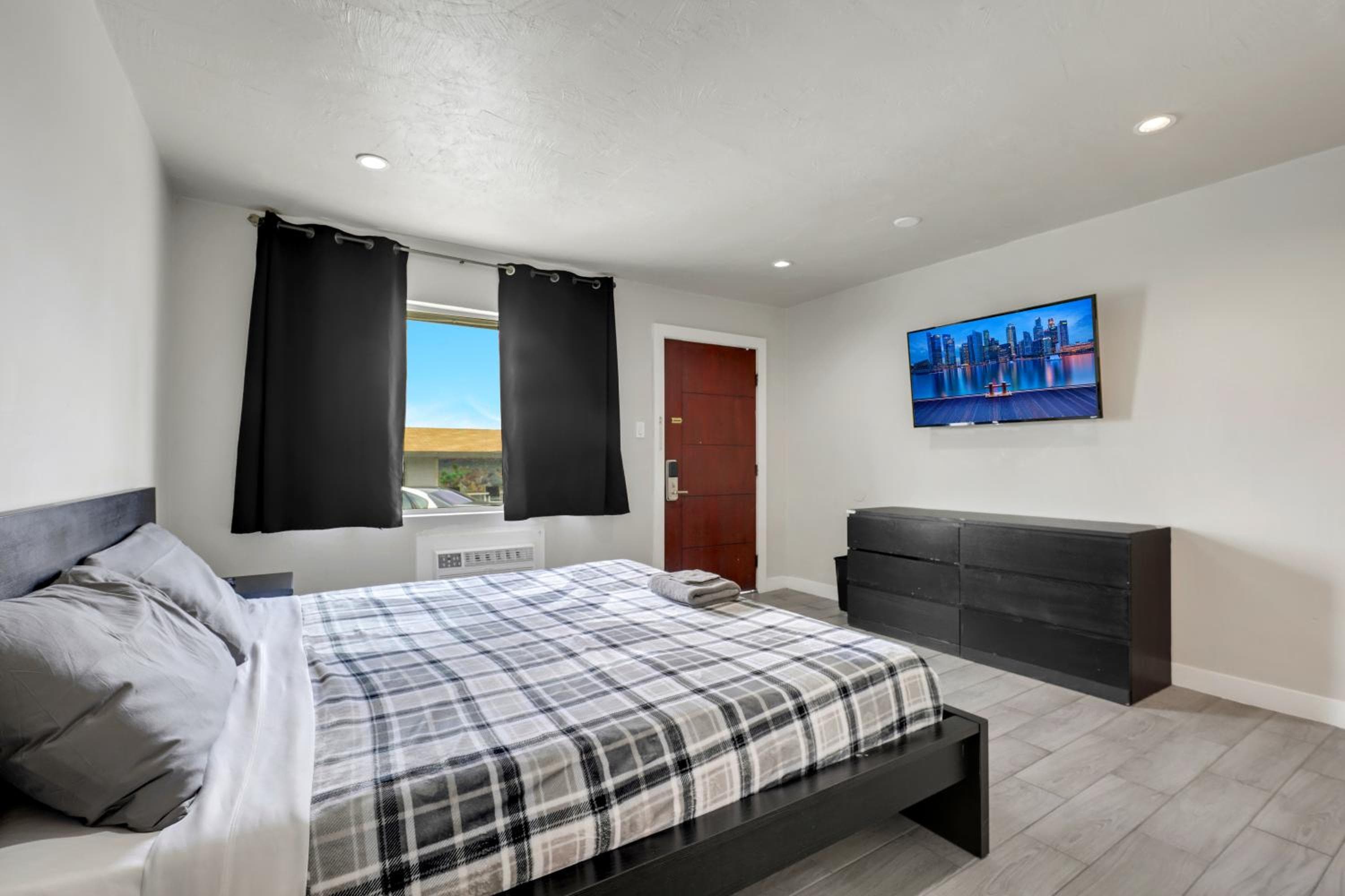 Desert Moon Motel — 30