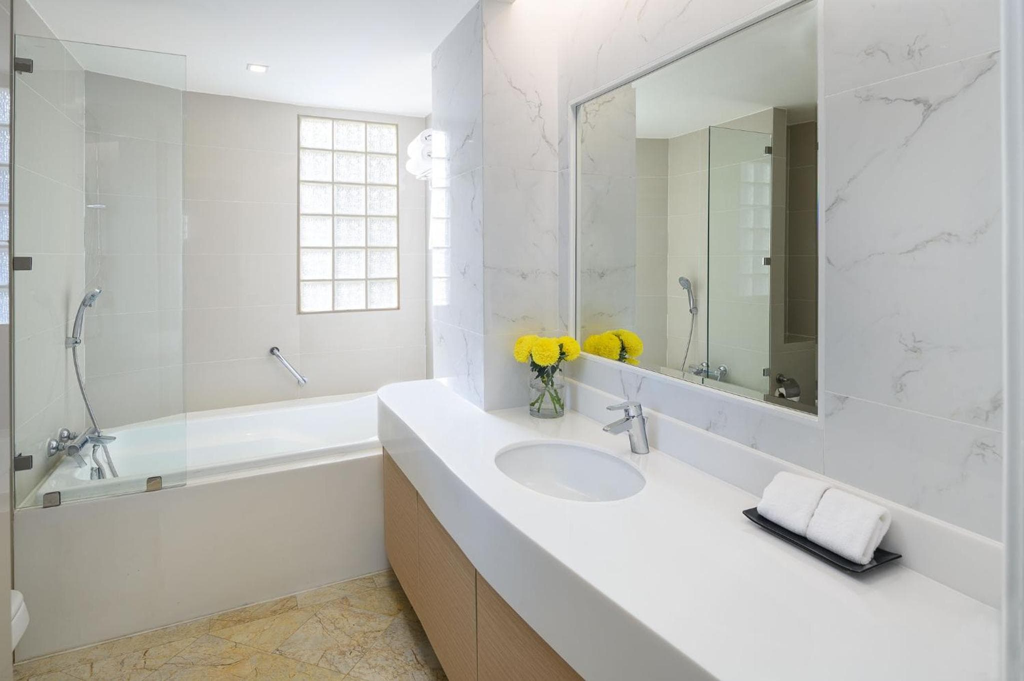 PARKROYAL Suites Bangkok - Certificato SHA Plus — 26