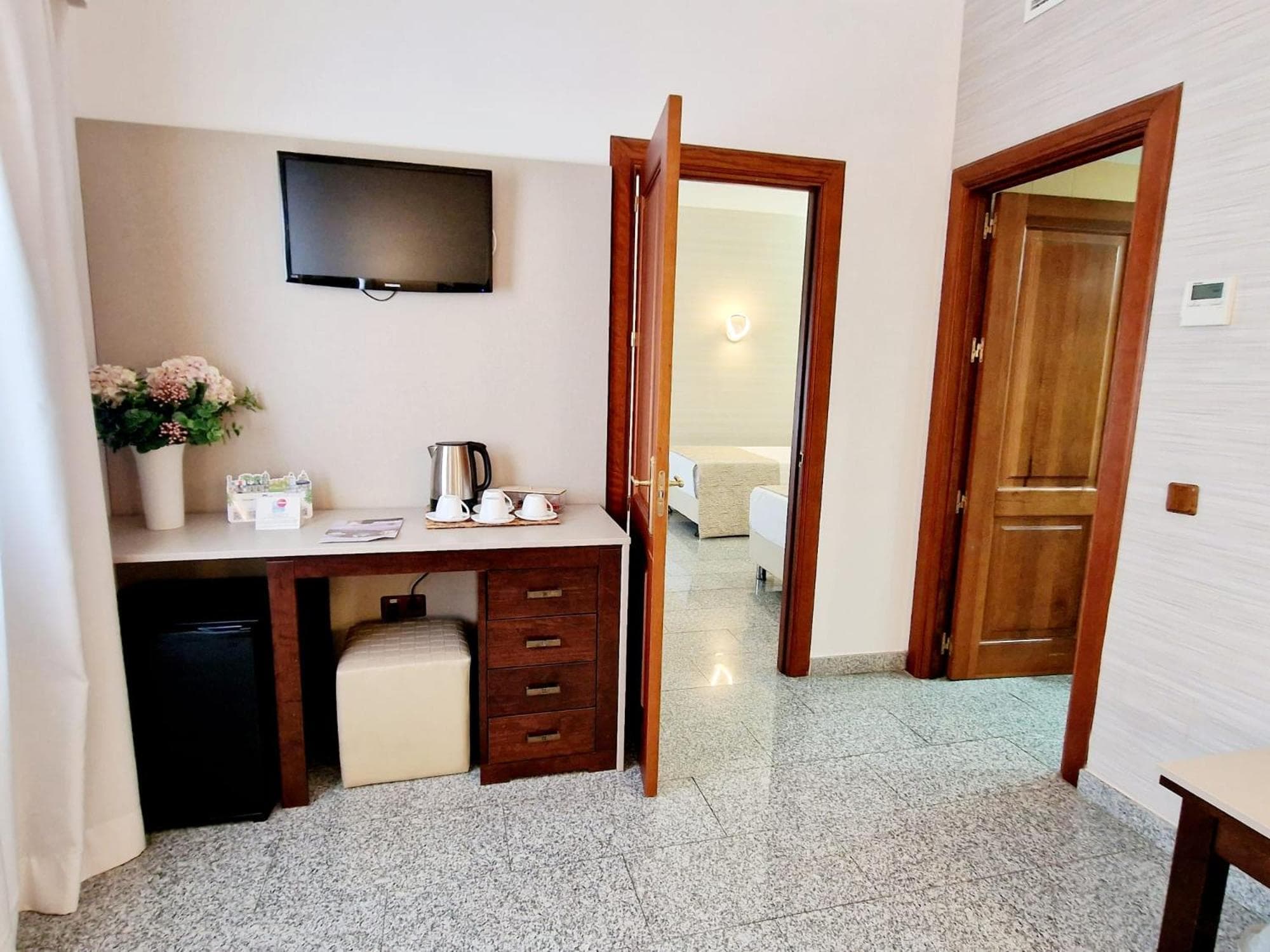 Hotel Plaza Del Castillo — 15