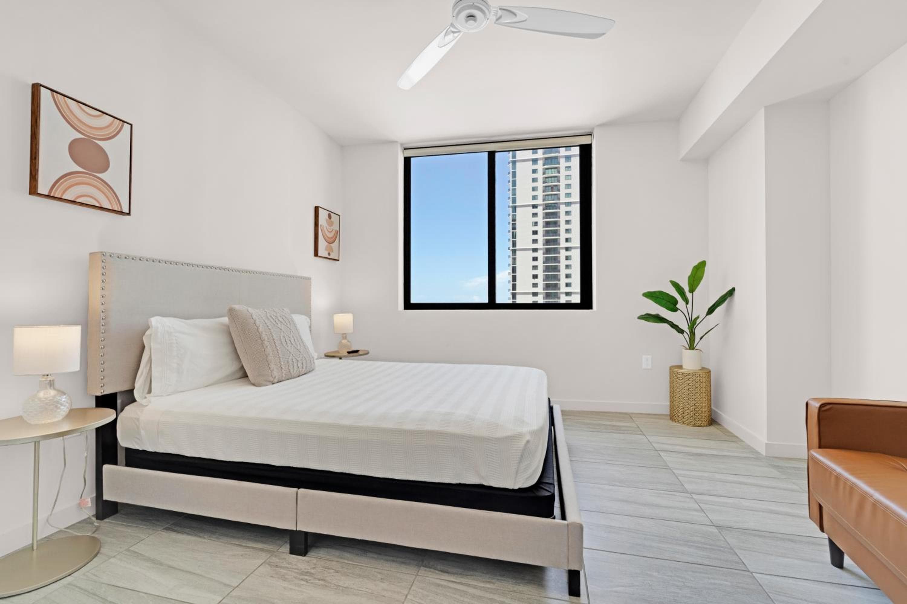 TR Miami Luxury de un dormitorio y estudios — 25