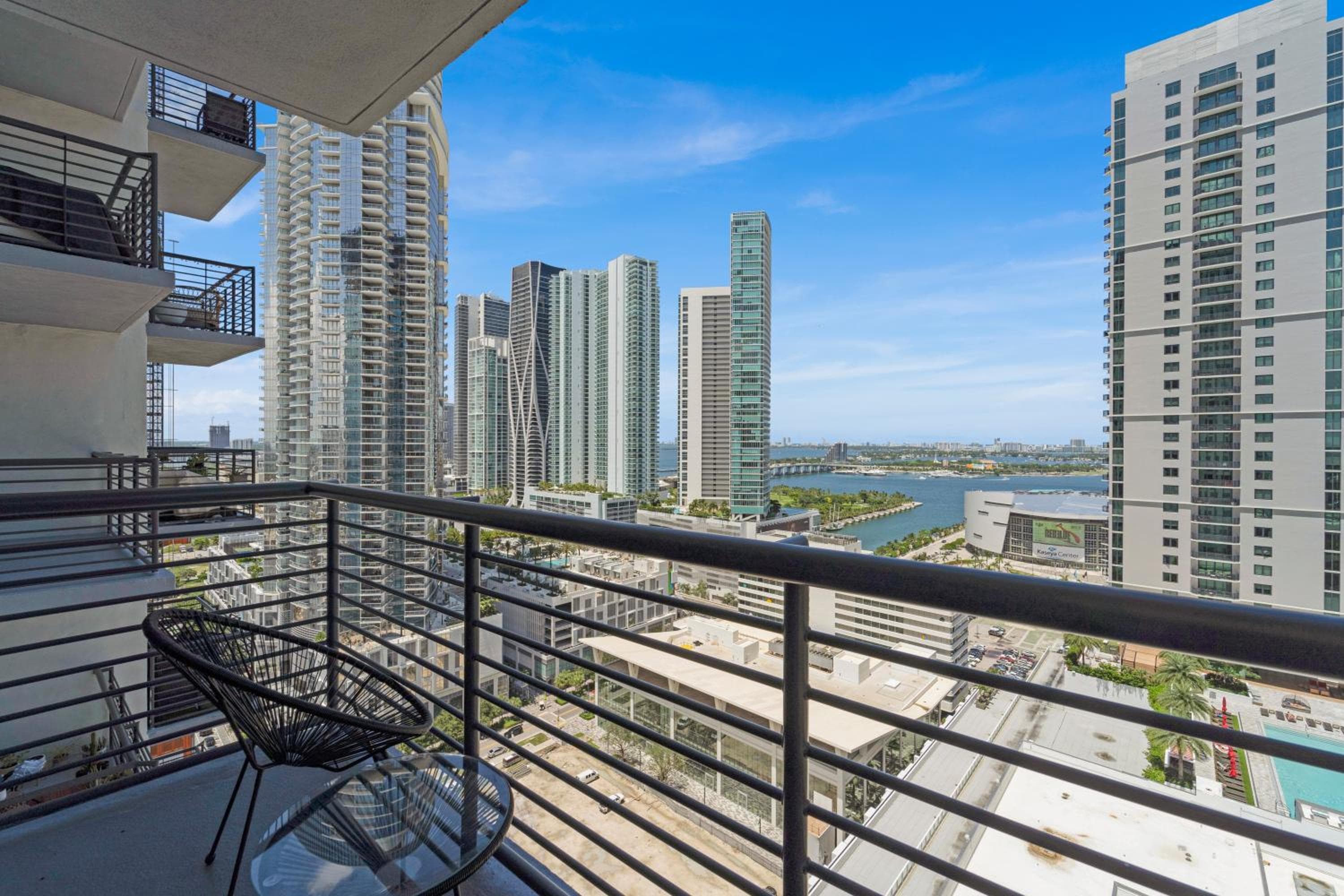 Devereaux Miami Luxury One-Bedroom and Studios — 3