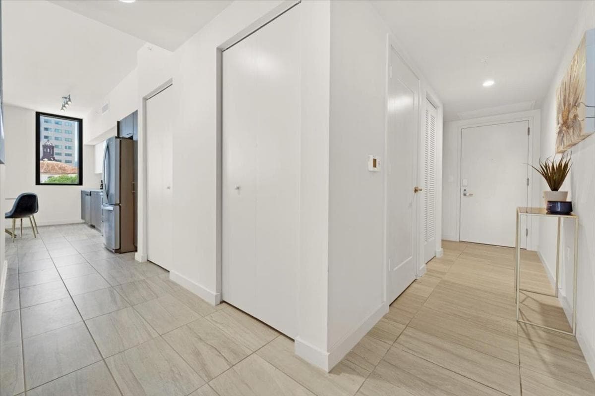 TR Miami Luxury de un dormitorio y estudios — 16