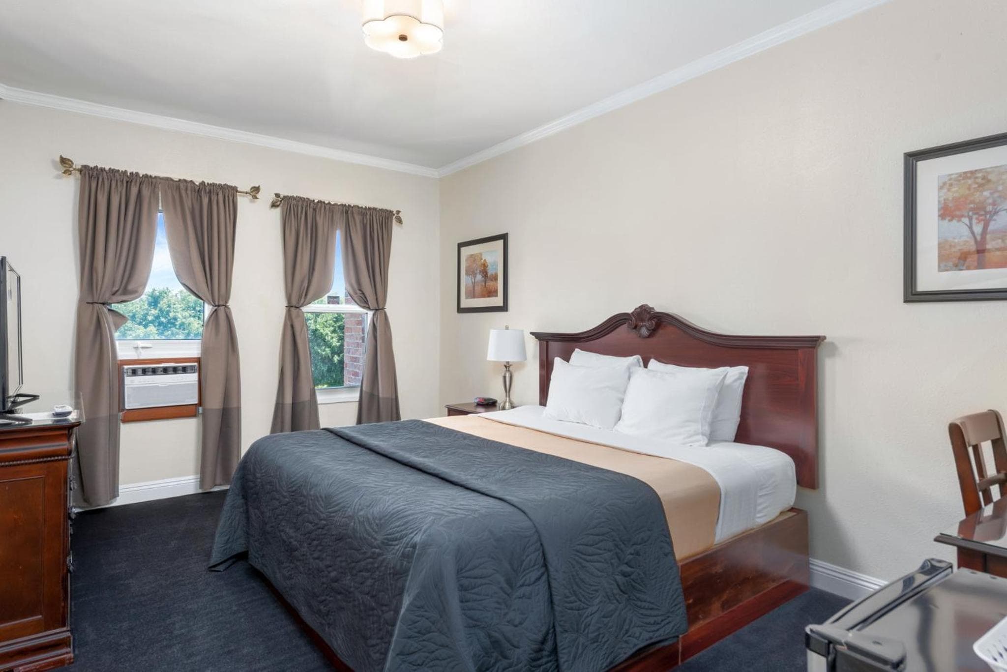 Hollywood Historic Hotel — 28