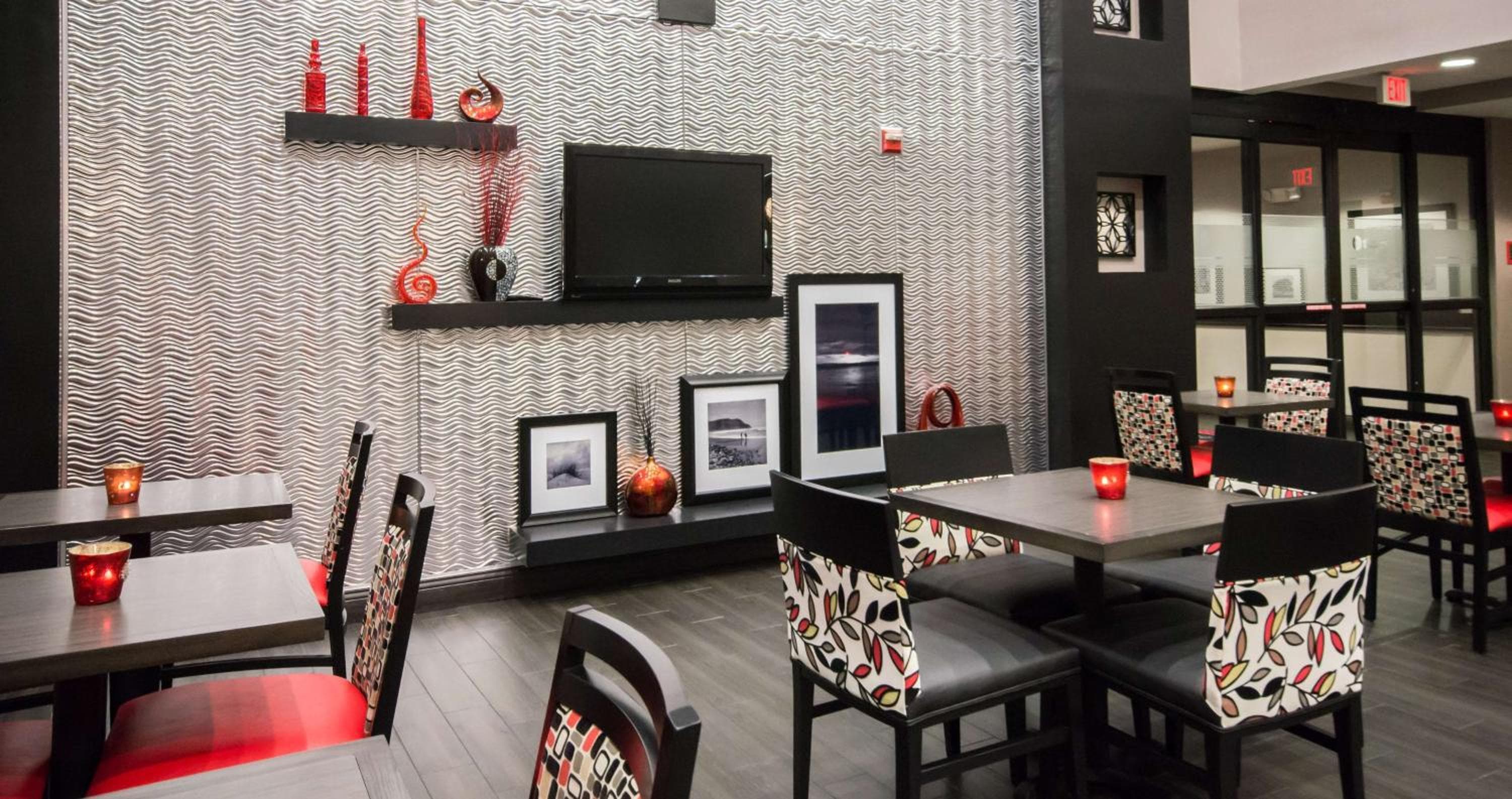 Hampton Inn & Suites Orlando-John Young Parkway/South Park — 7