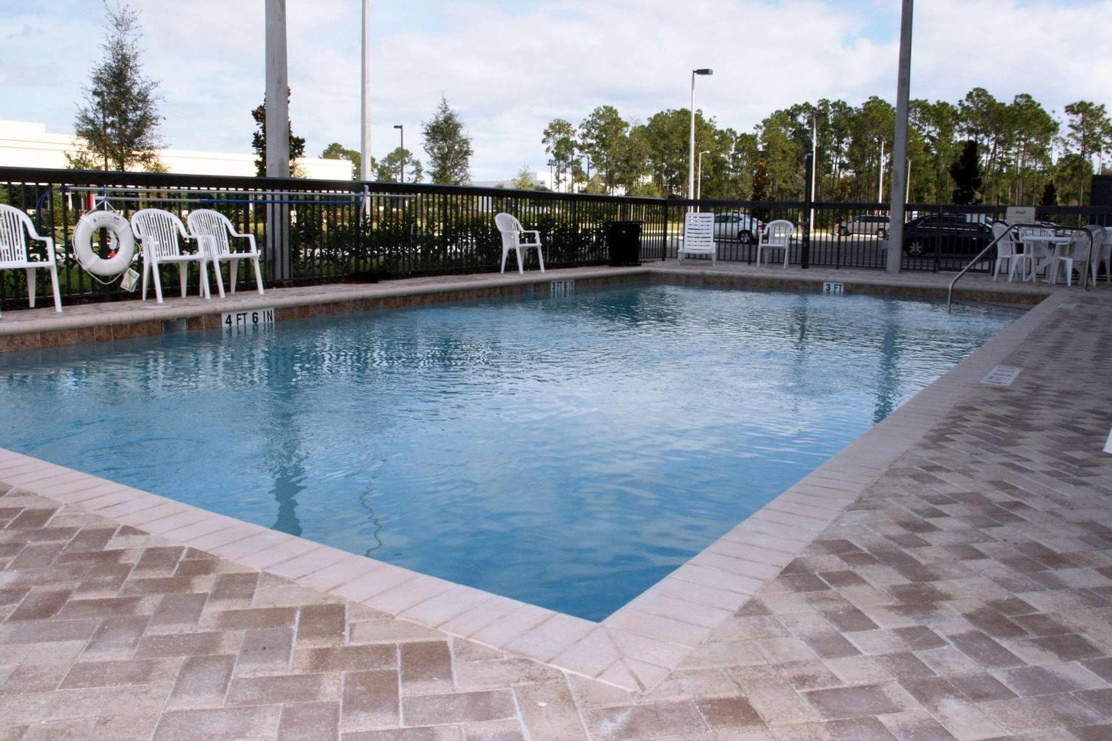 Hampton Inn & Suites Orlando-John Young Parkway/South Park — 4