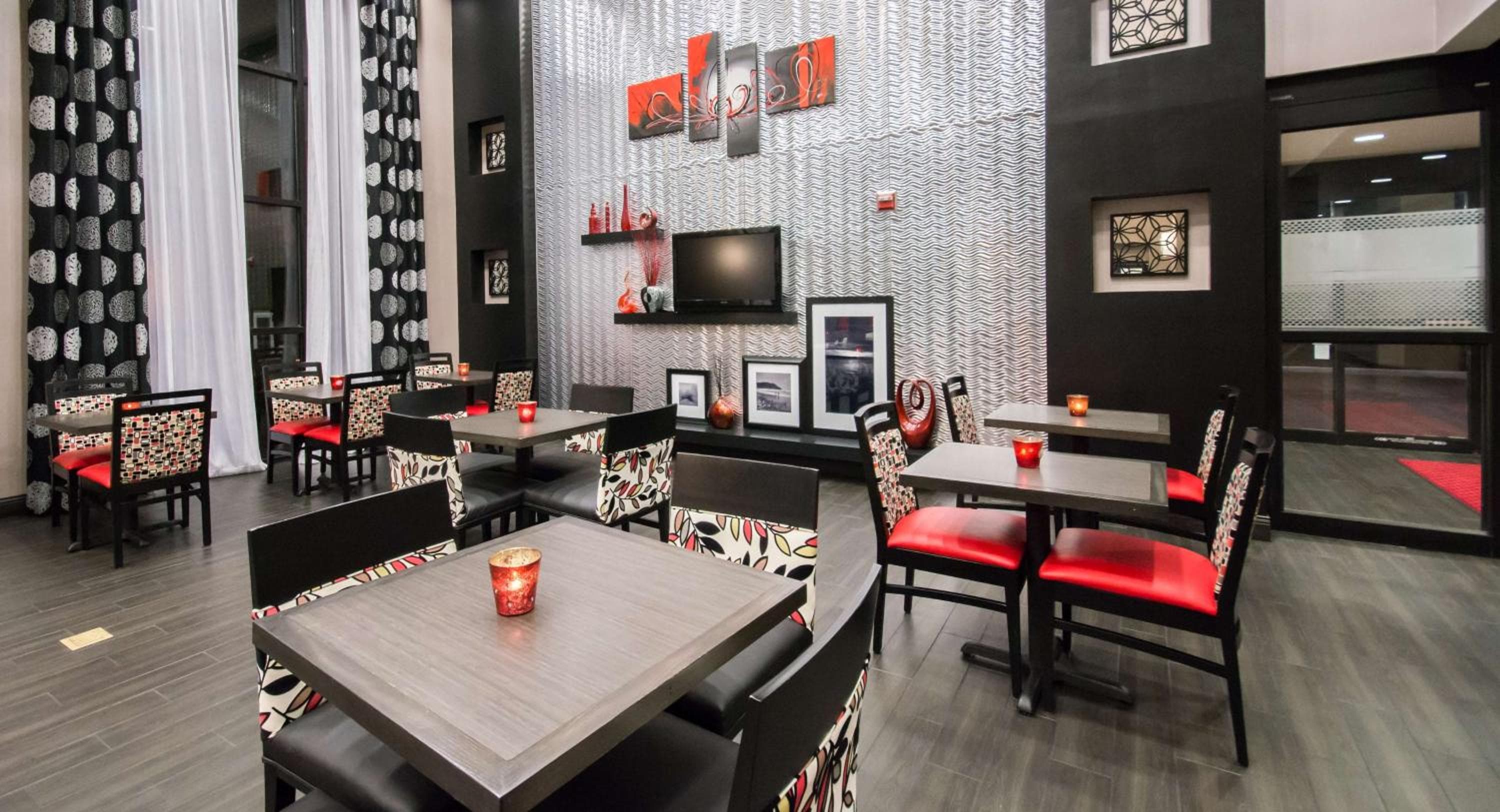 Hampton Inn & Suites Orlando-John Young Parkway/South Park — 14