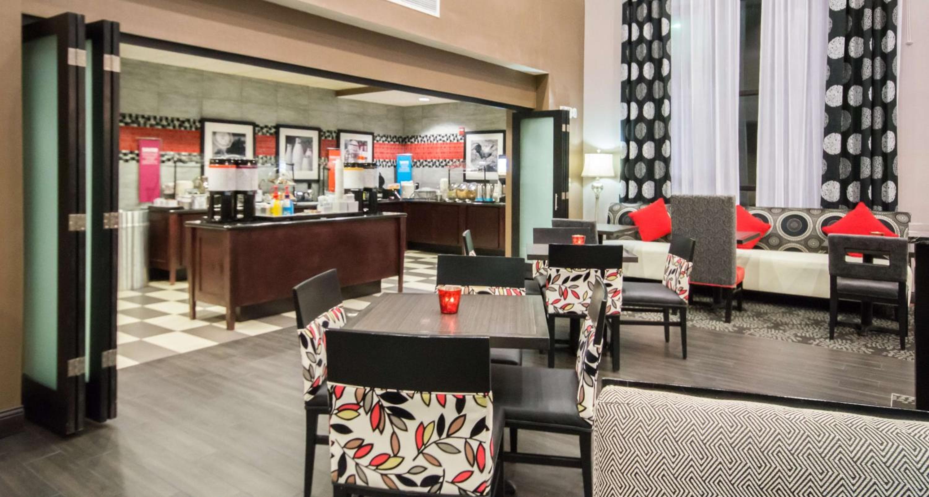 Hampton Inn & Suites Orlando-John Young Parkway/South Park — 16