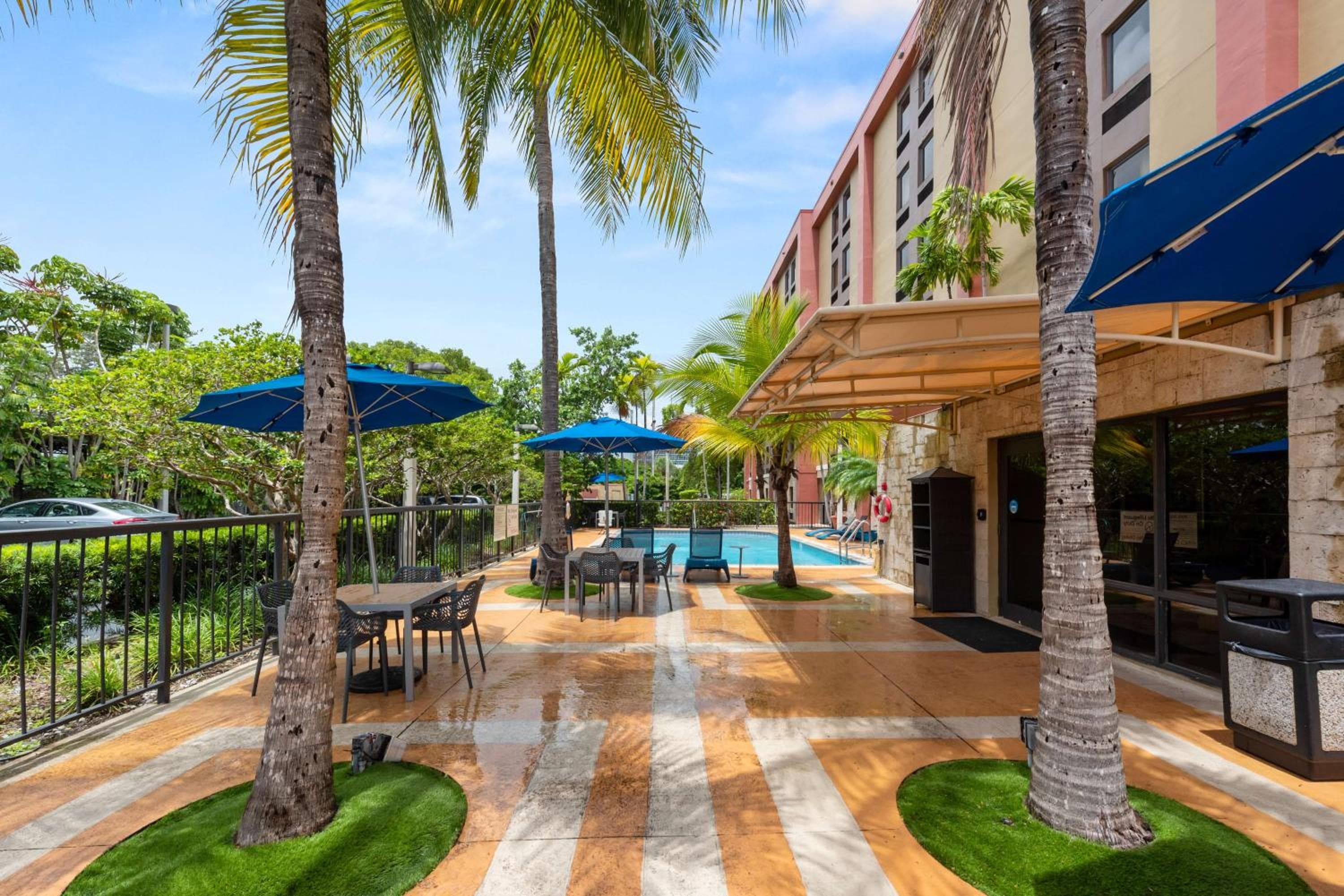 Hampton Inn Miami-Airport West — 7