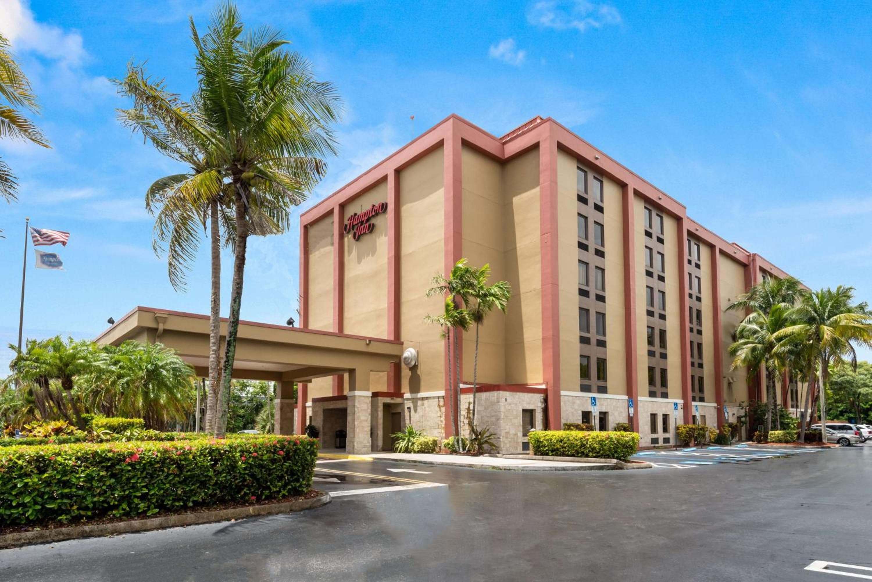 Hampton Inn Miami-Airport West — 8