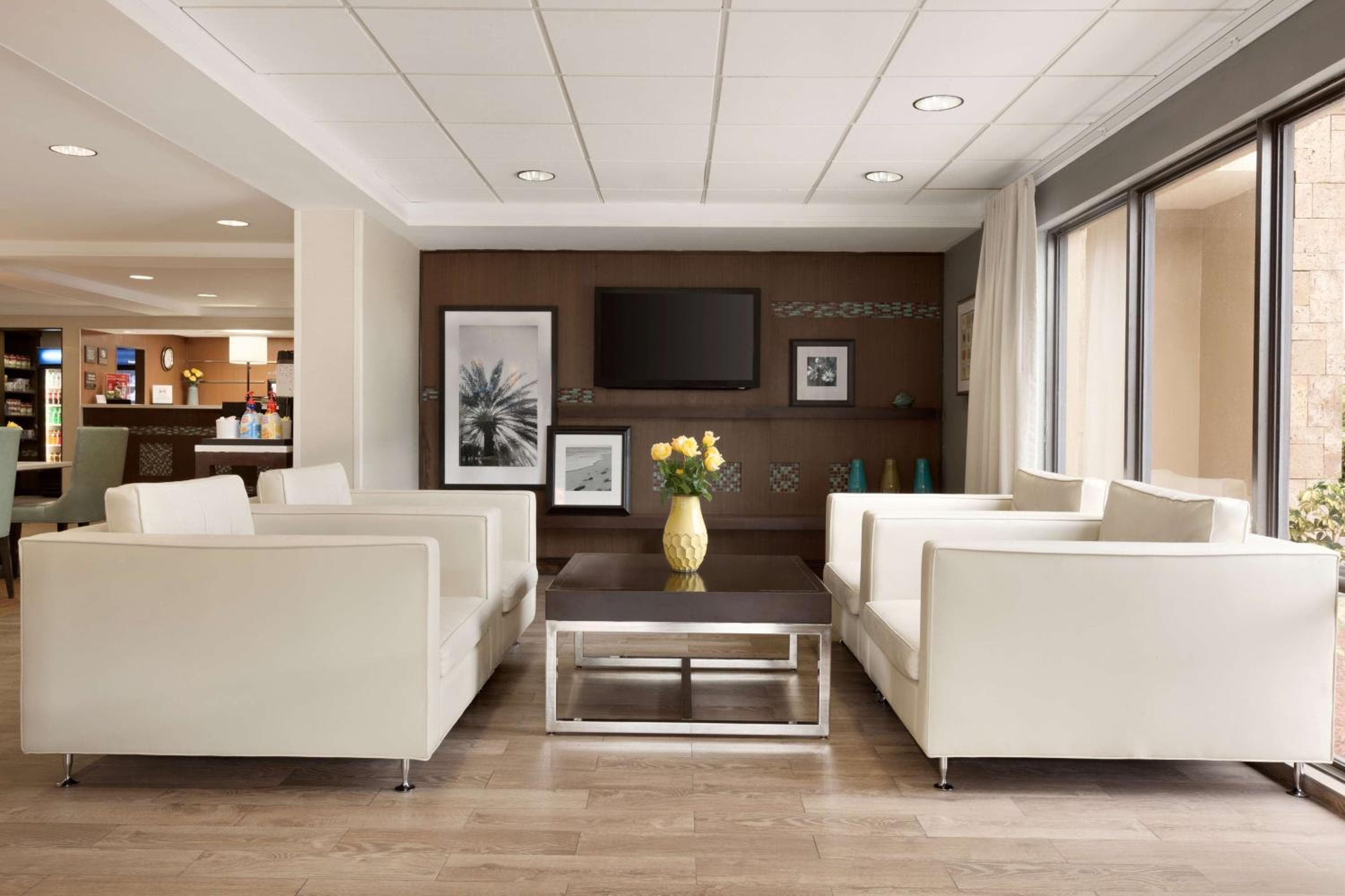 Hampton Inn Miami-Airport West — 11