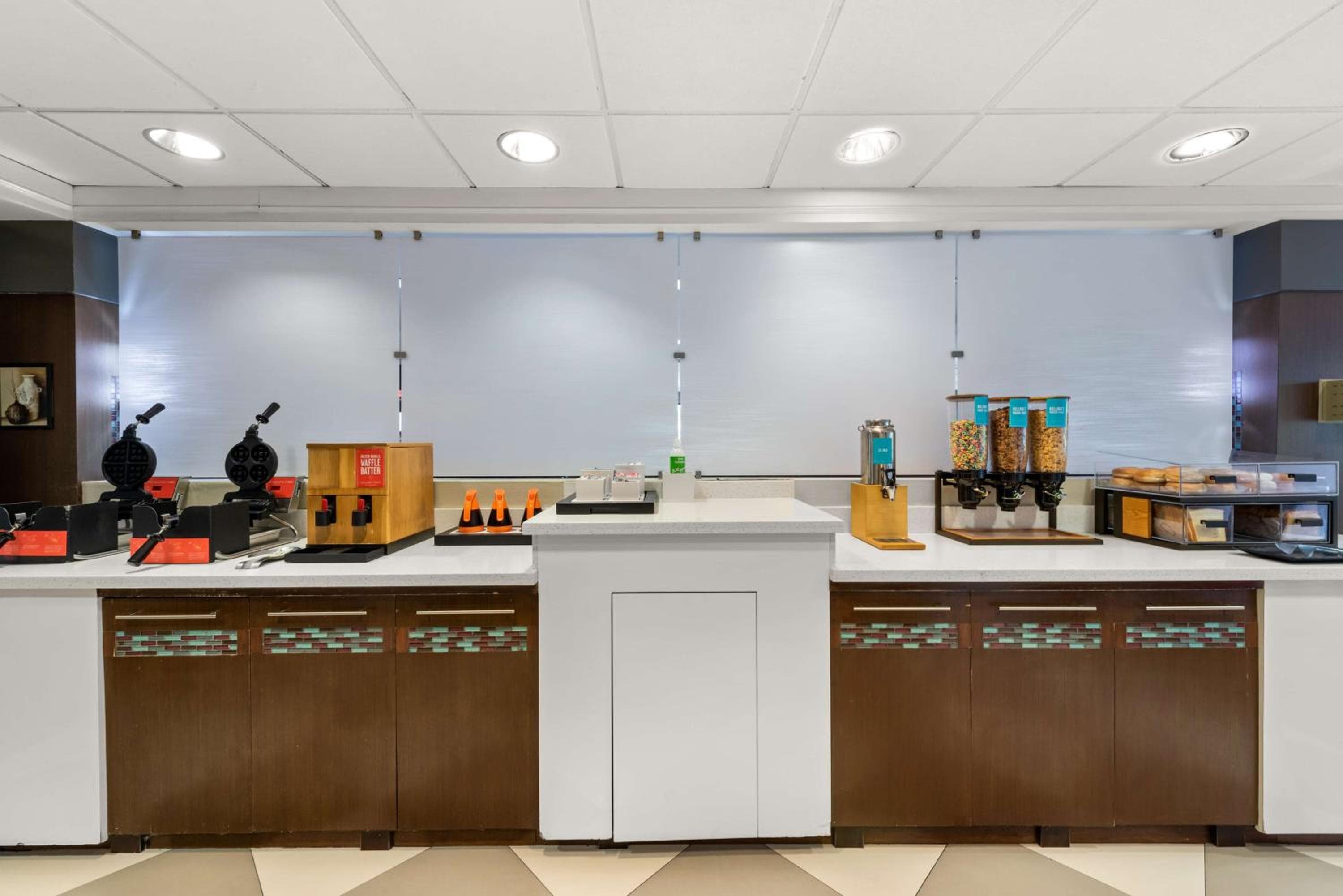 Hampton Inn Miami-Airport West — 11
