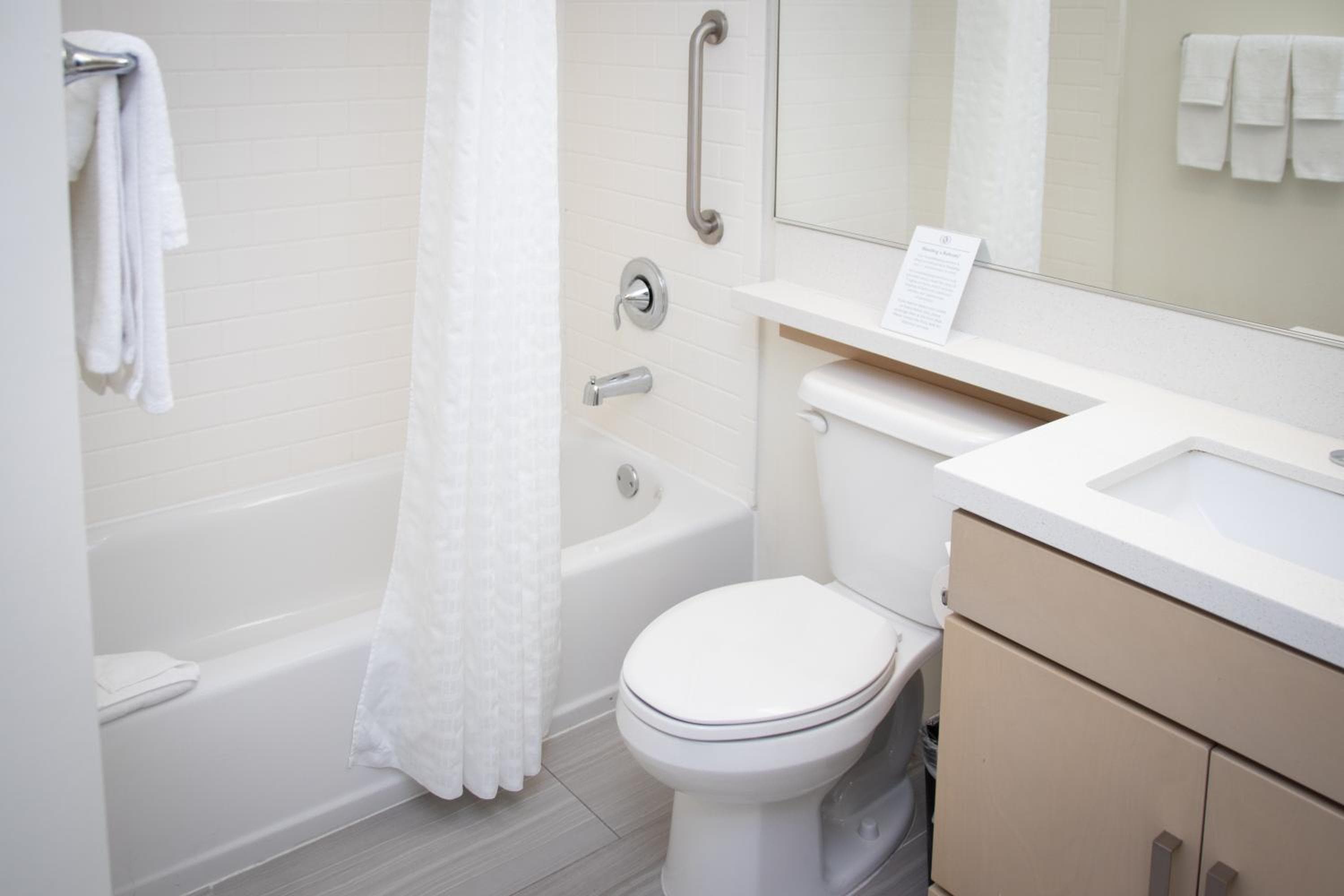 Candlewood Suites Miami Intl Airport - 36th St by IHG — 24