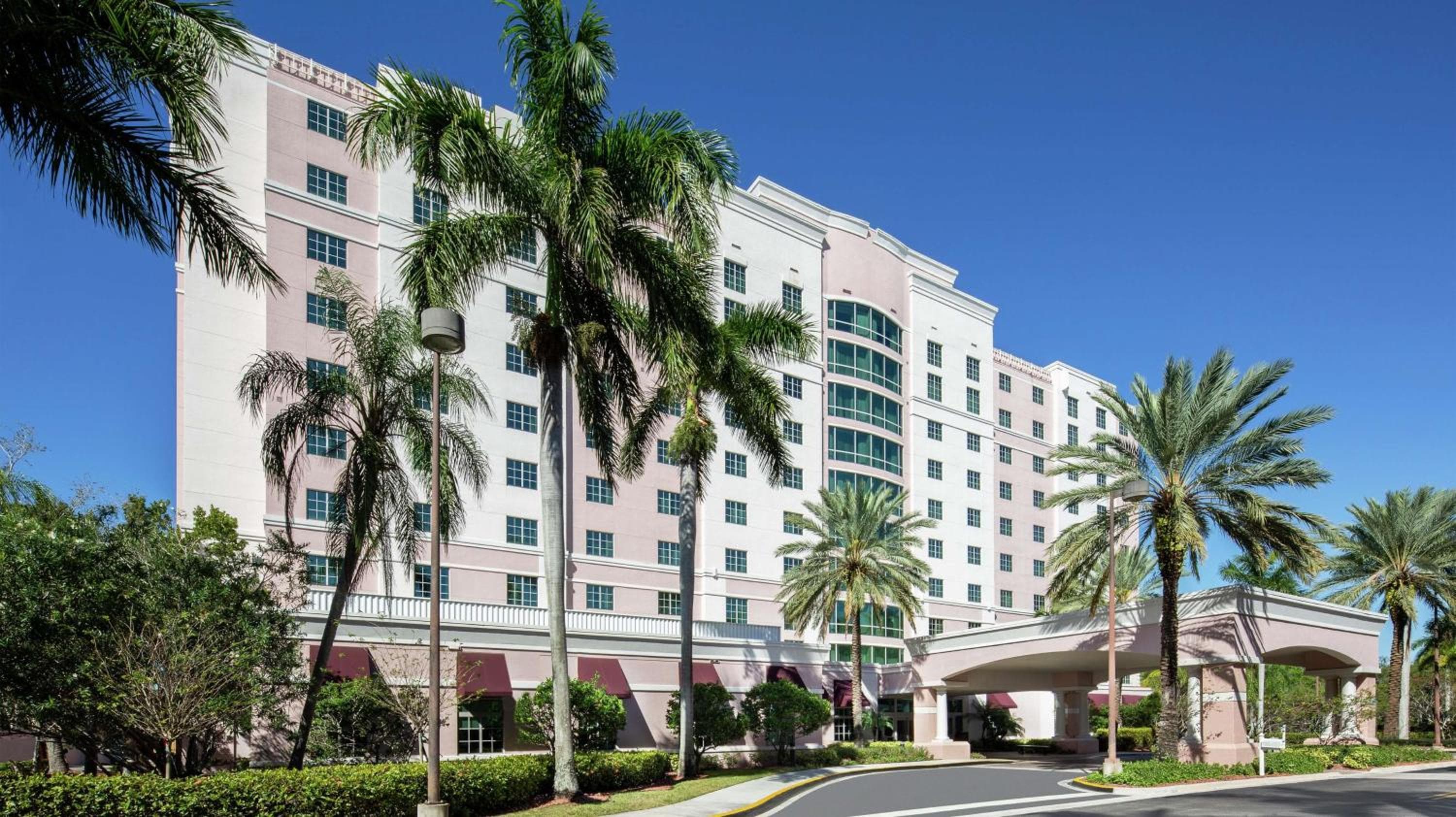 DoubleTree by Hilton Sunrise - Sawgrass Mills — 1