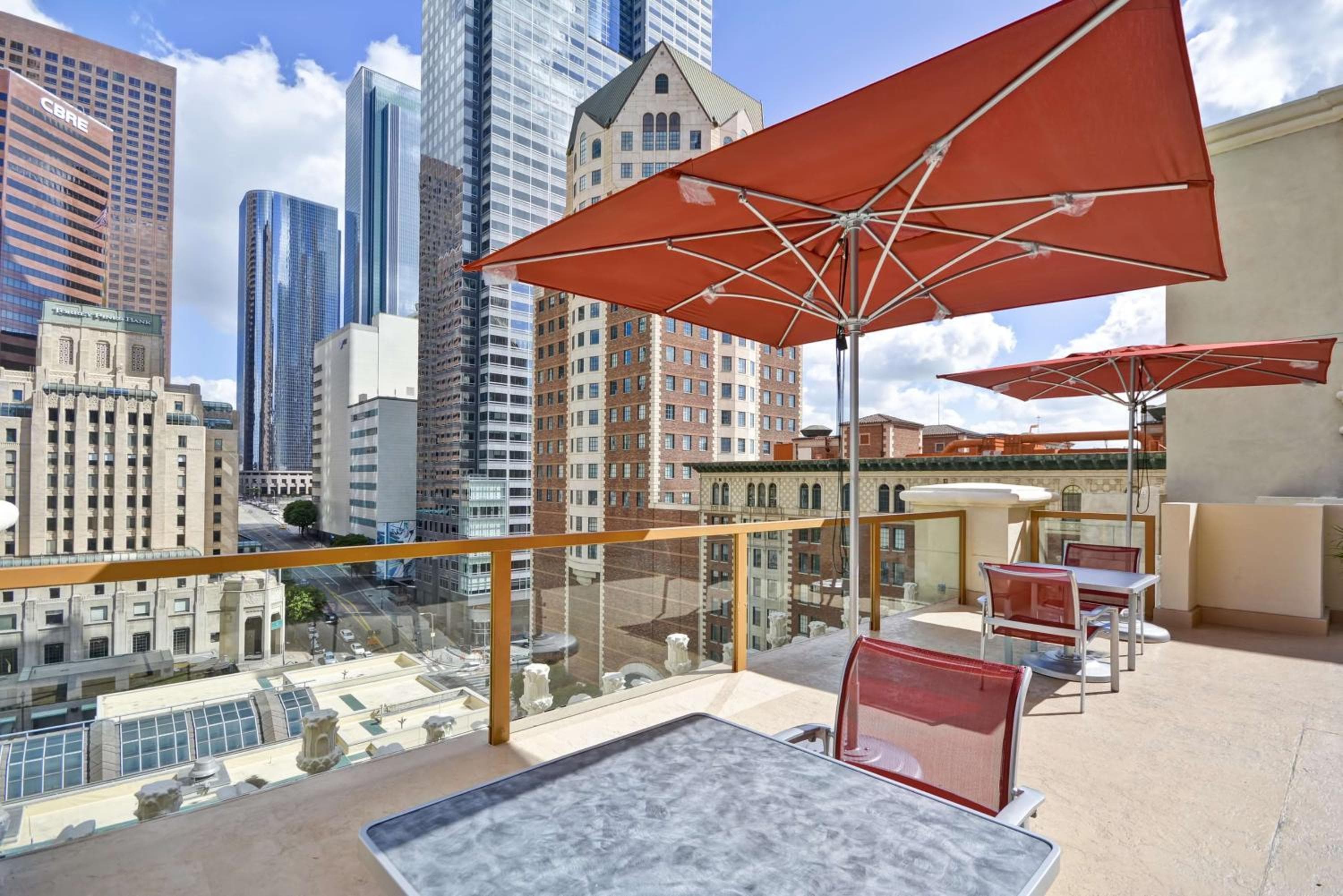 Hilton Dama di Los Angeles — 2