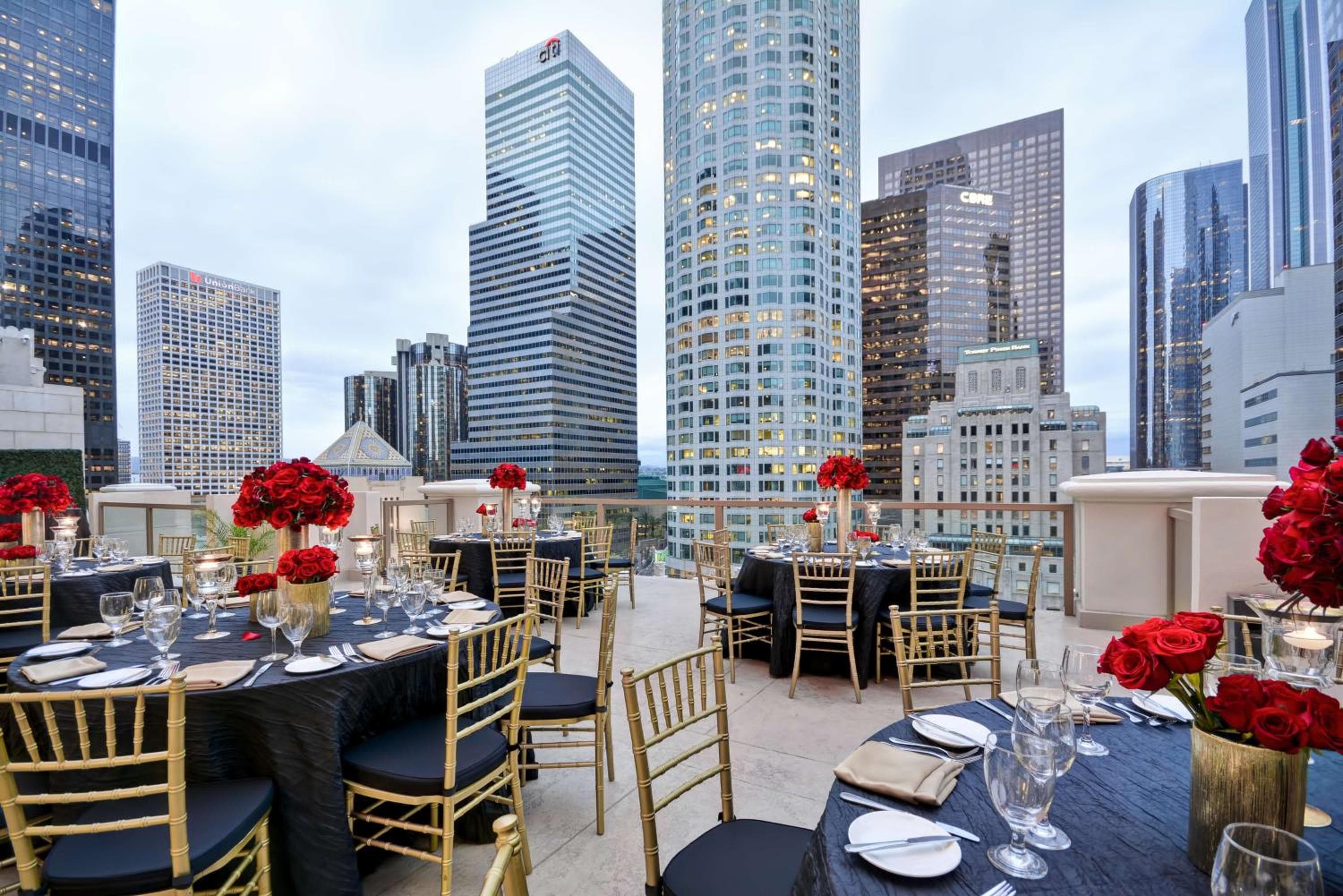 Hilton Dama di Los Angeles — 4
