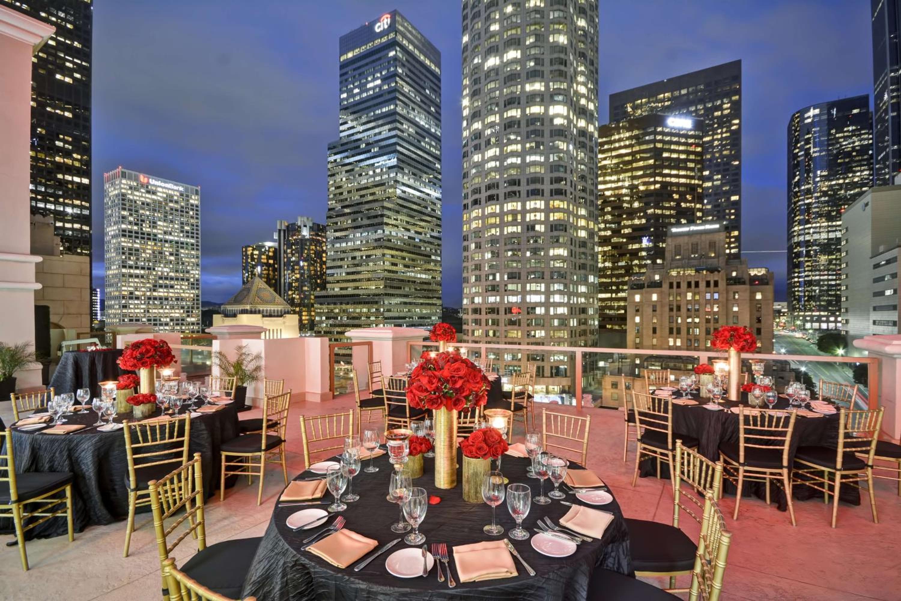 Hilton Dama di Los Angeles — 3
