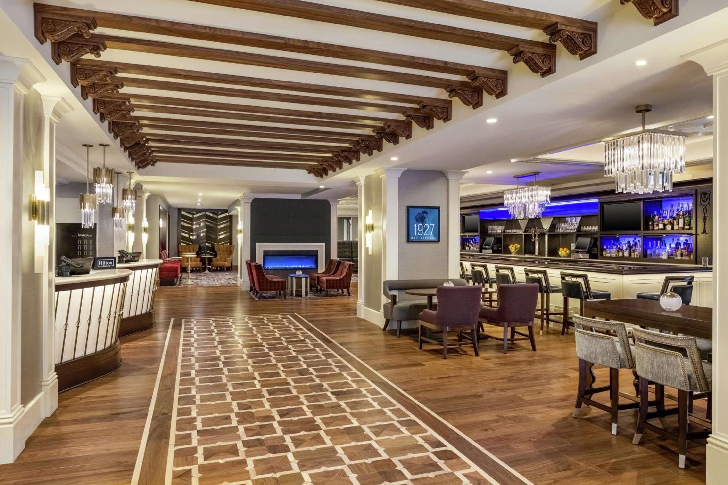 Hilton Dama di Los Angeles — 6