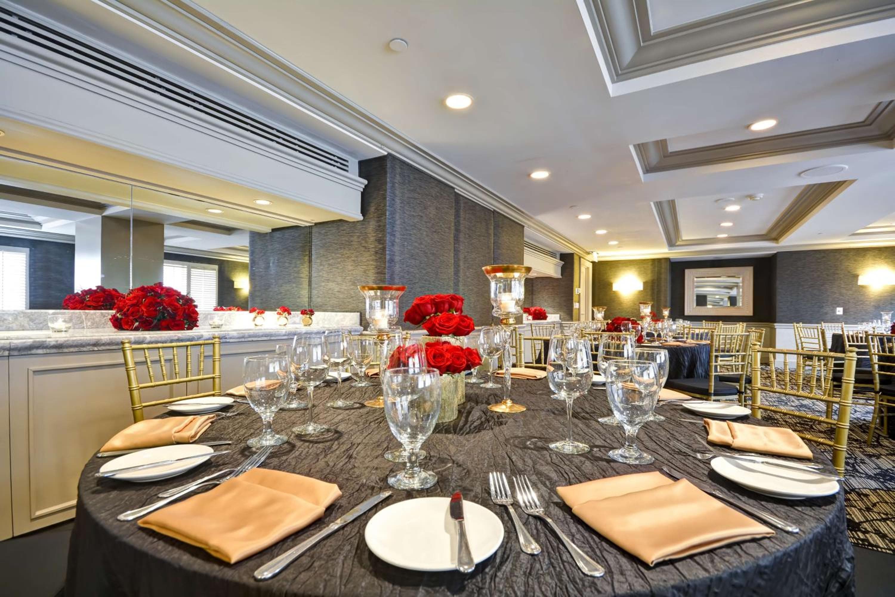 Hilton Dama di Los Angeles — 15
