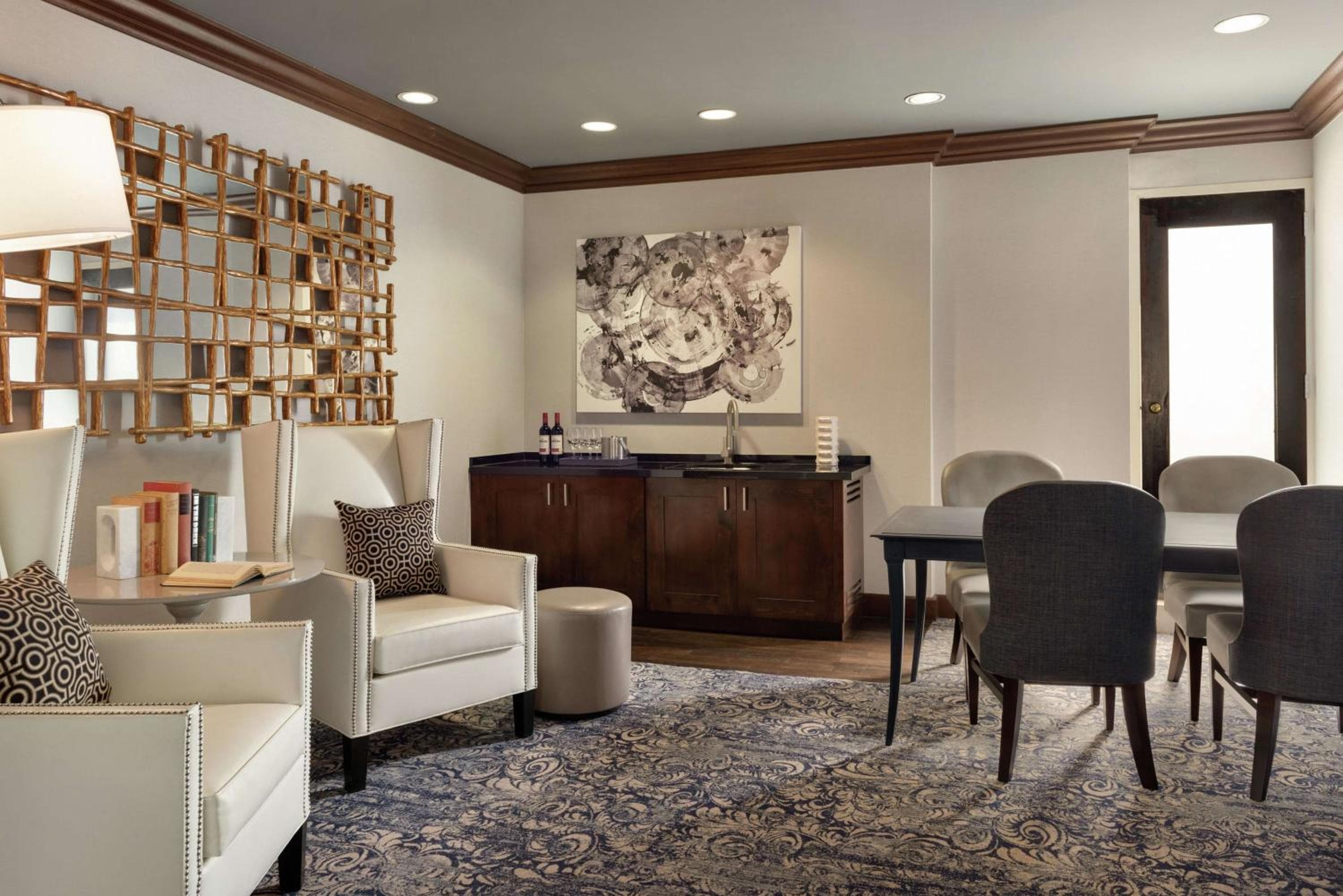 Hilton Dama di Los Angeles — 29
