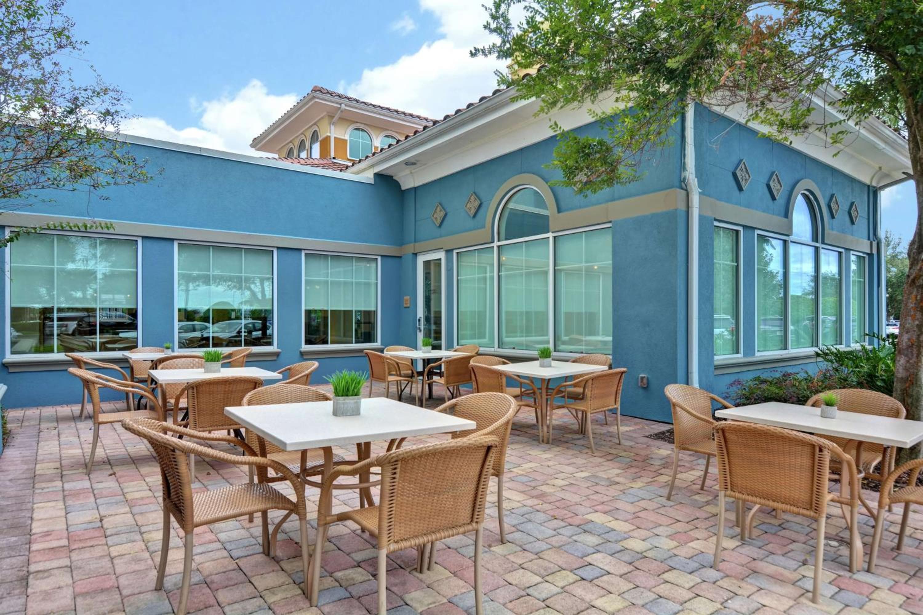 Hilton Garden Inn Orlando Lake Buena Vista — 6
