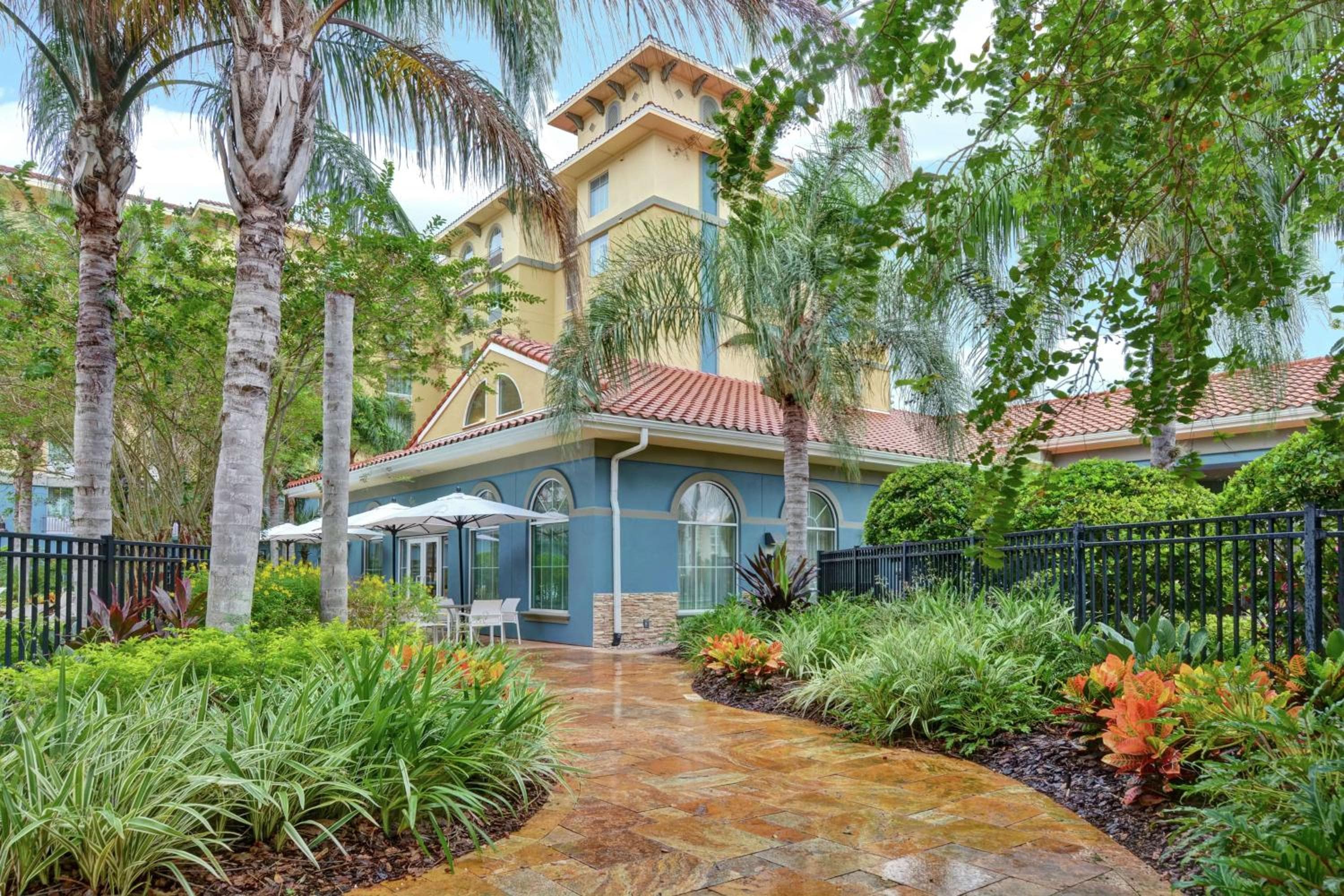 Hilton Garden Inn Orlando Lake Buena Vista — 7