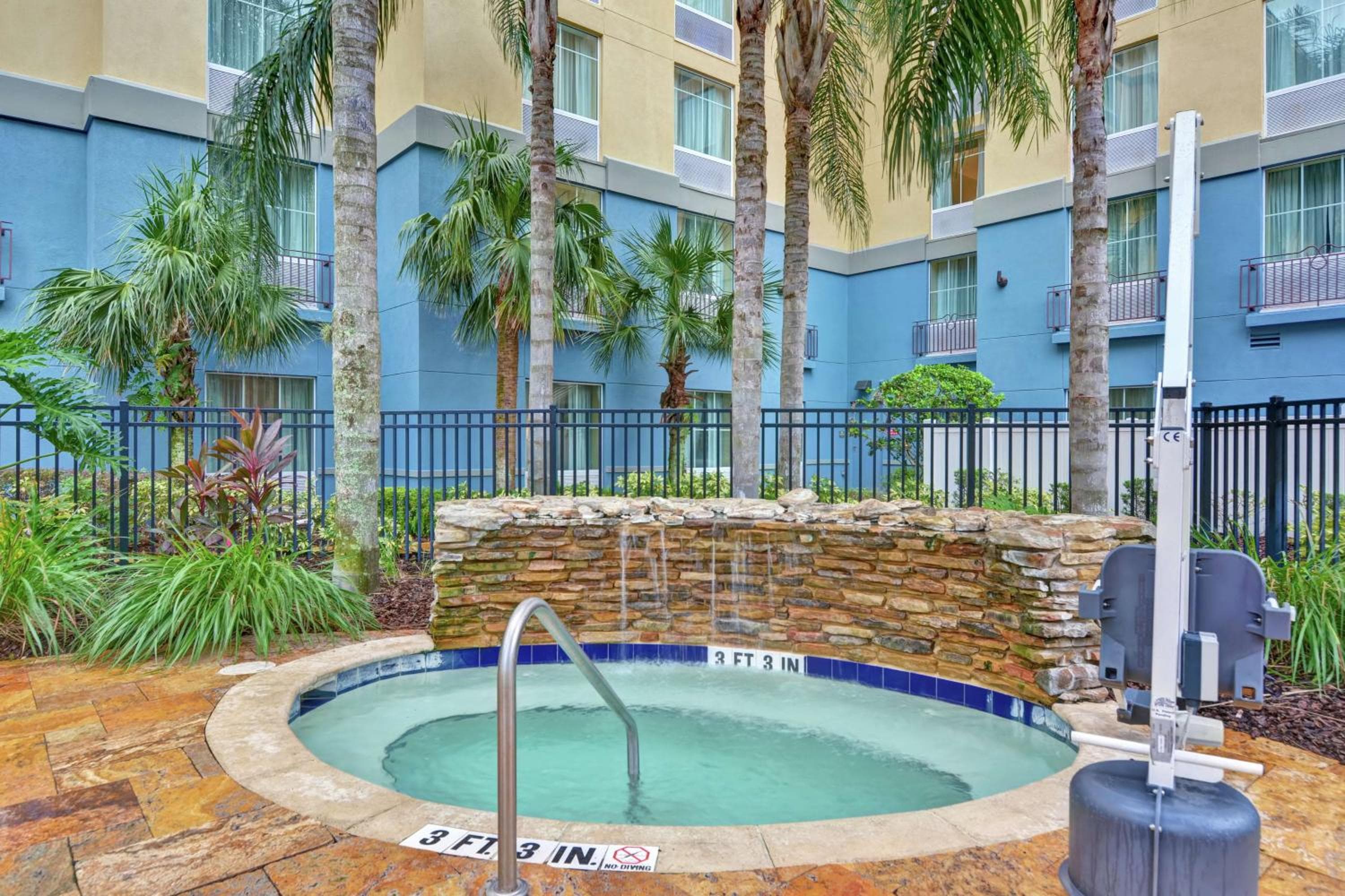 Hilton Garden Inn Orlando Lake Buena Vista — 15