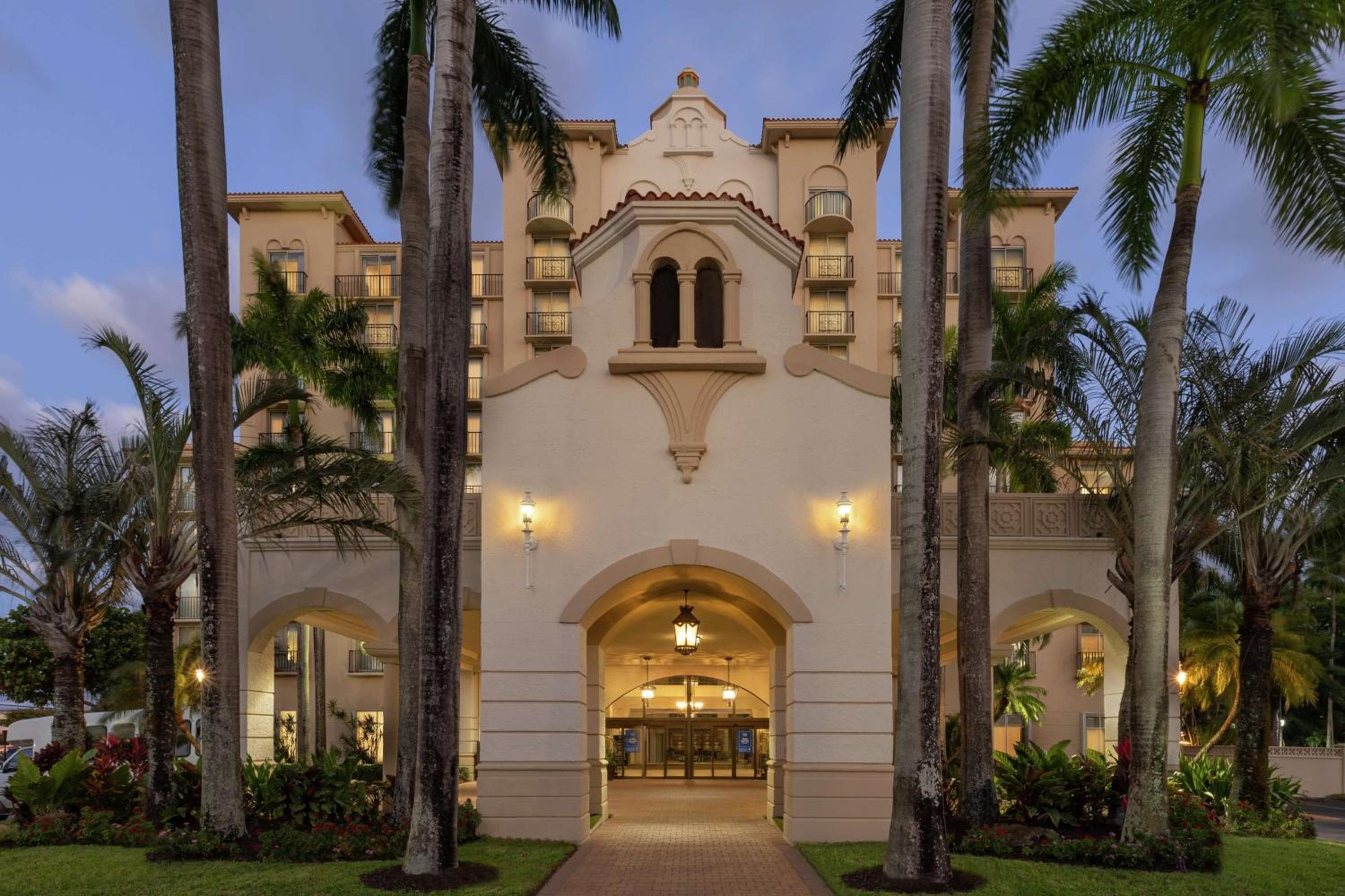 Embassy Suites by Hilton Miami International Airport — 6