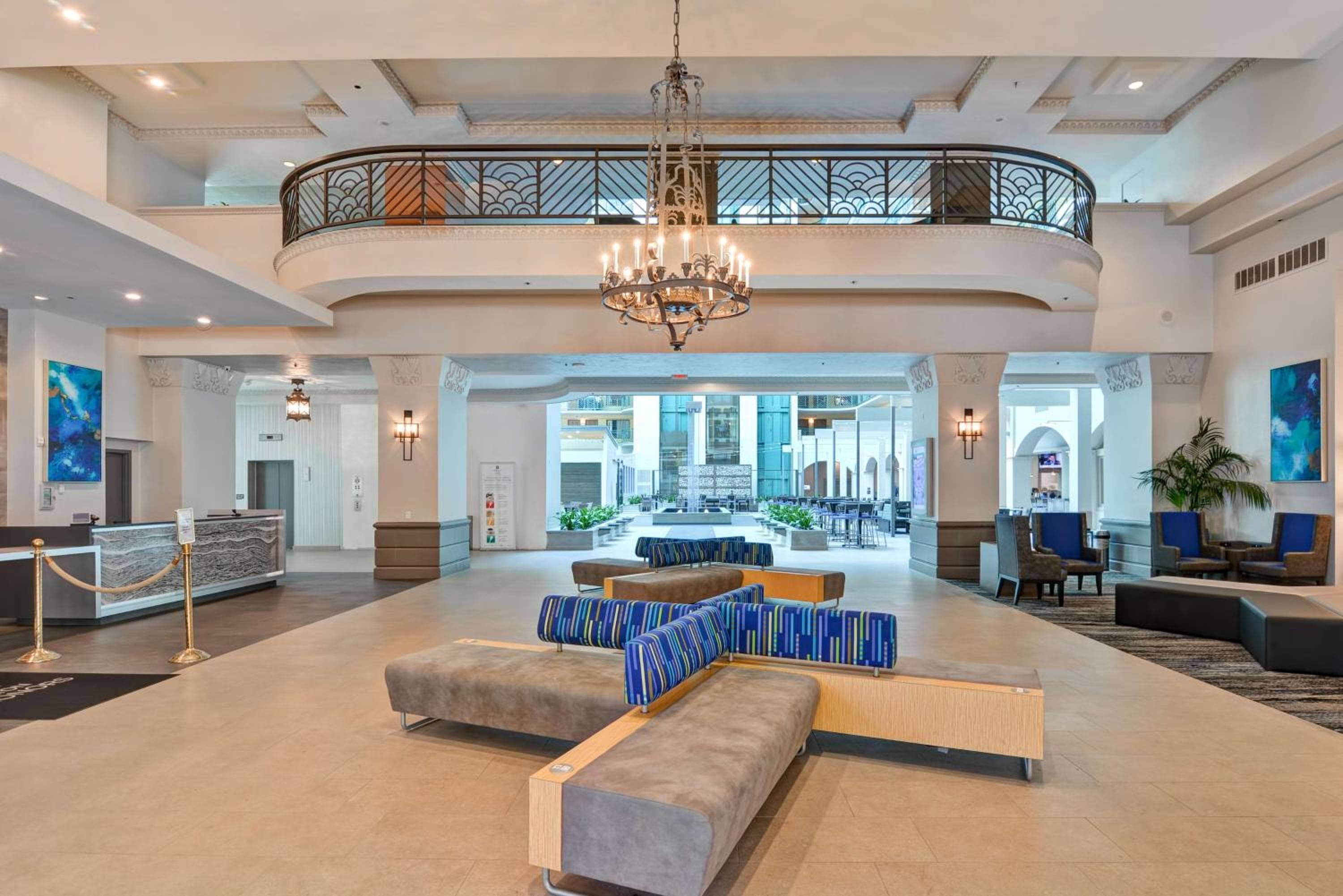 Embassy Suites by Hilton Miami International Airport — 8