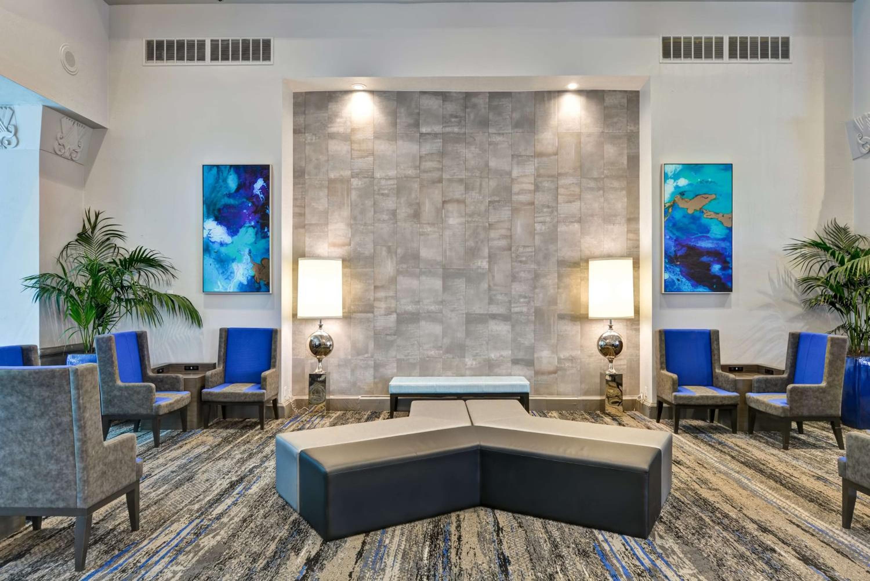 Embassy Suites by Hilton Miami International Airport — 9