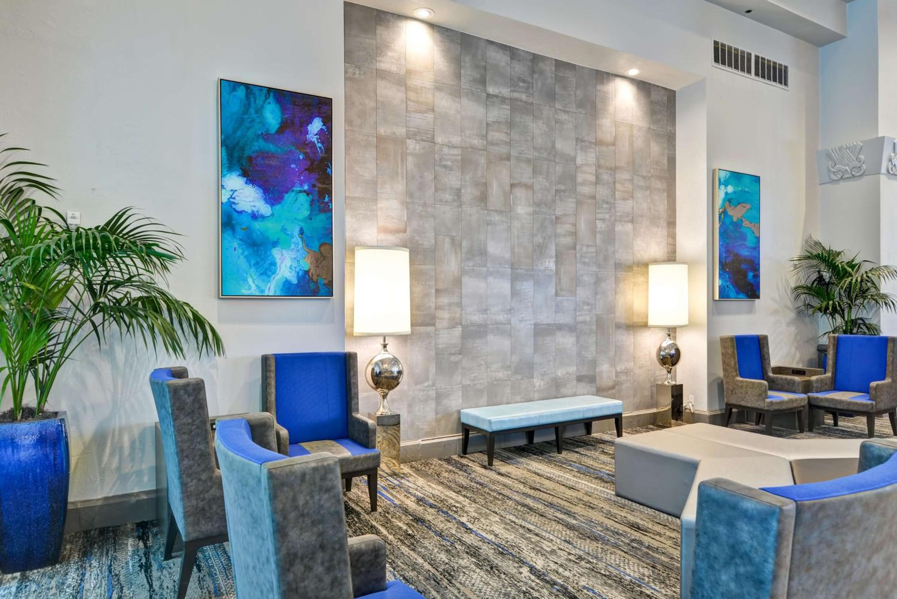 Embassy Suites by Hilton Miami International Airport — 10