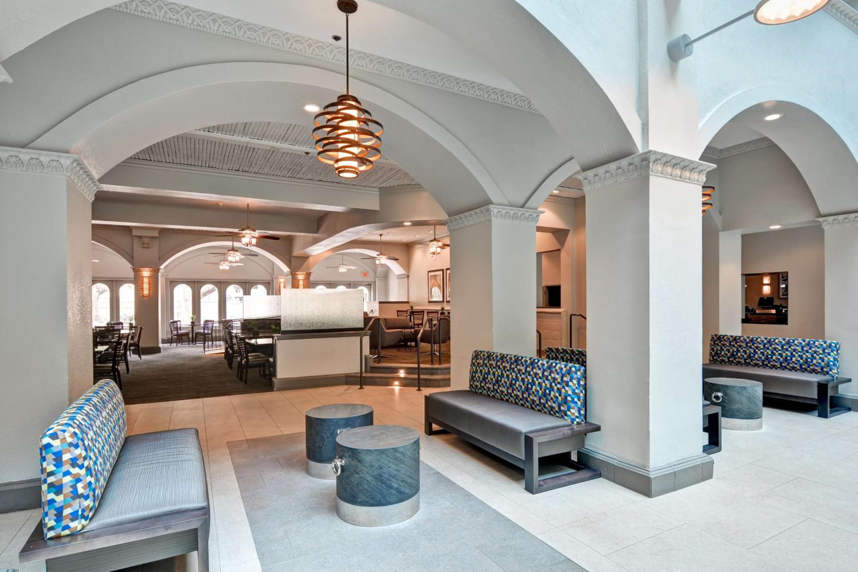 Embassy Suites by Hilton Miami International Airport — 11