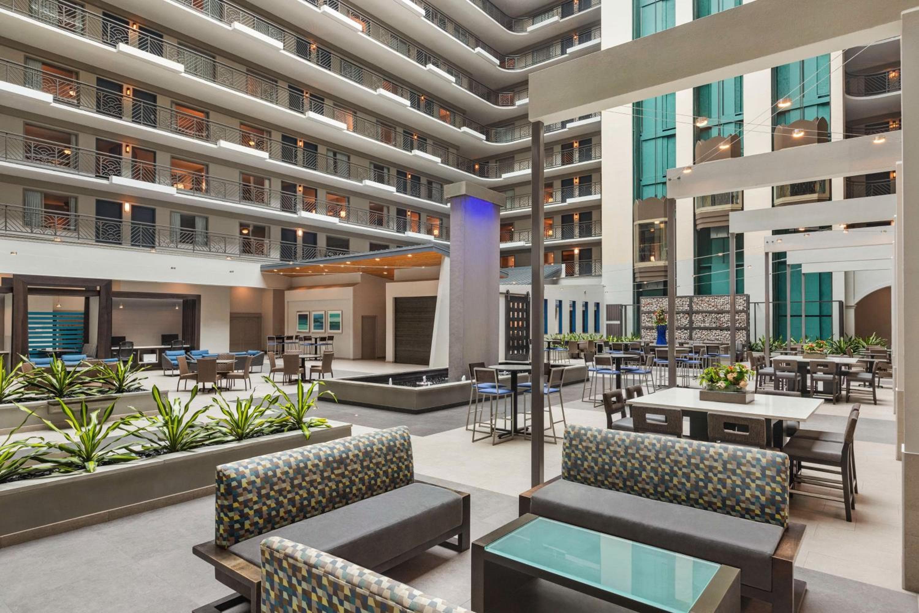Embassy Suites by Hilton Miami International Airport — 14