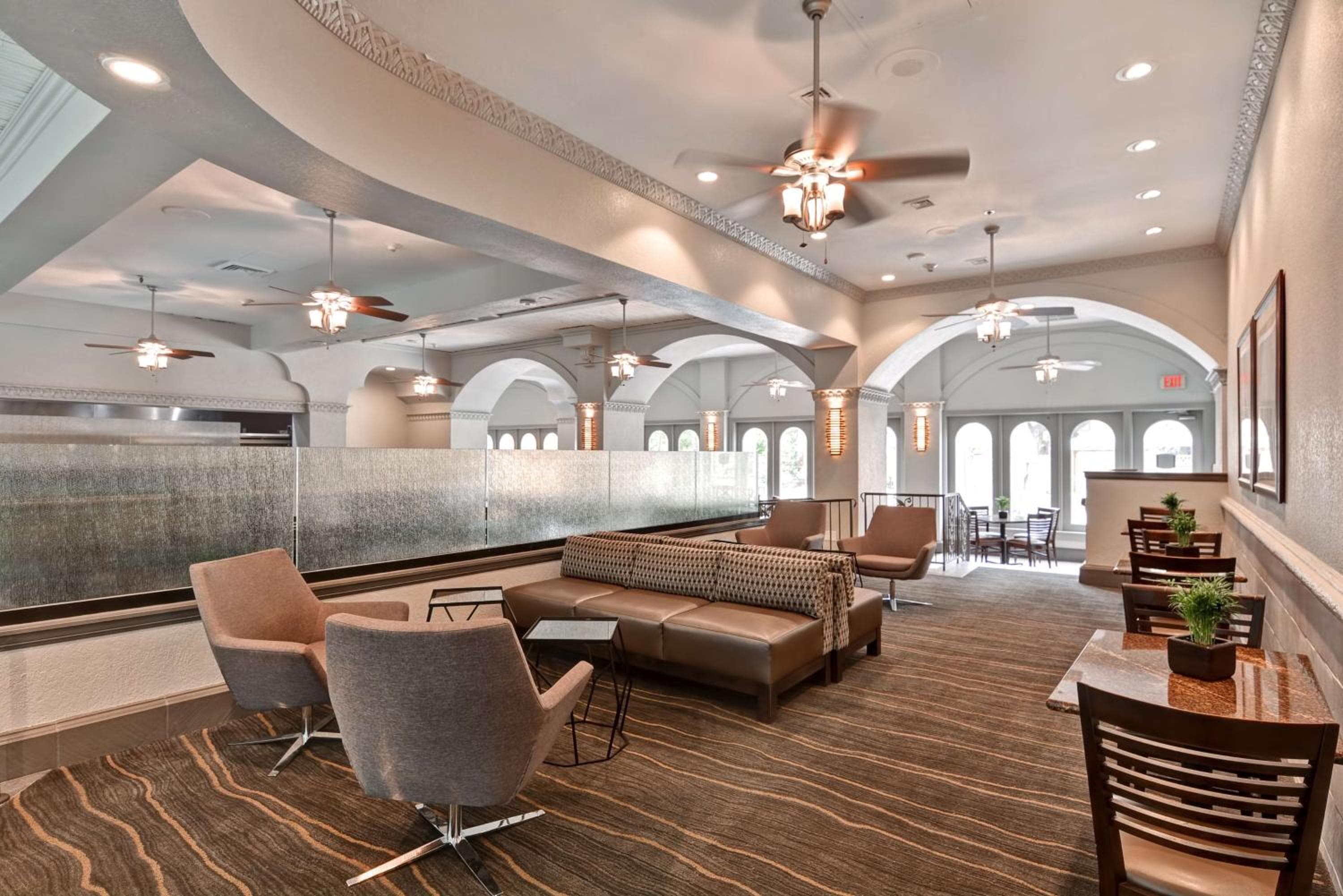 Embassy Suites by Hilton Miami International Airport — 25