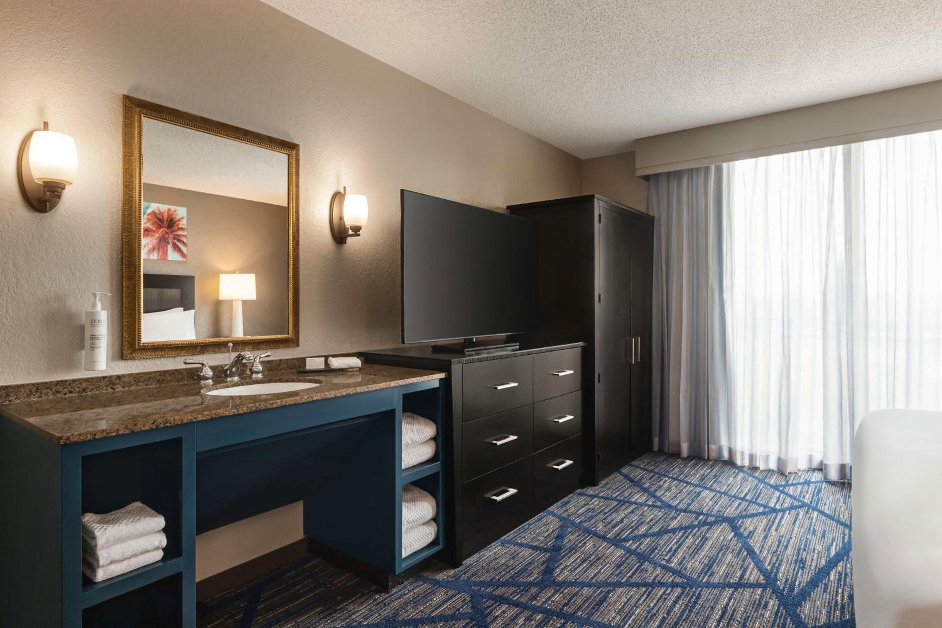 Embassy Suites by Hilton Miami International Airport — 19