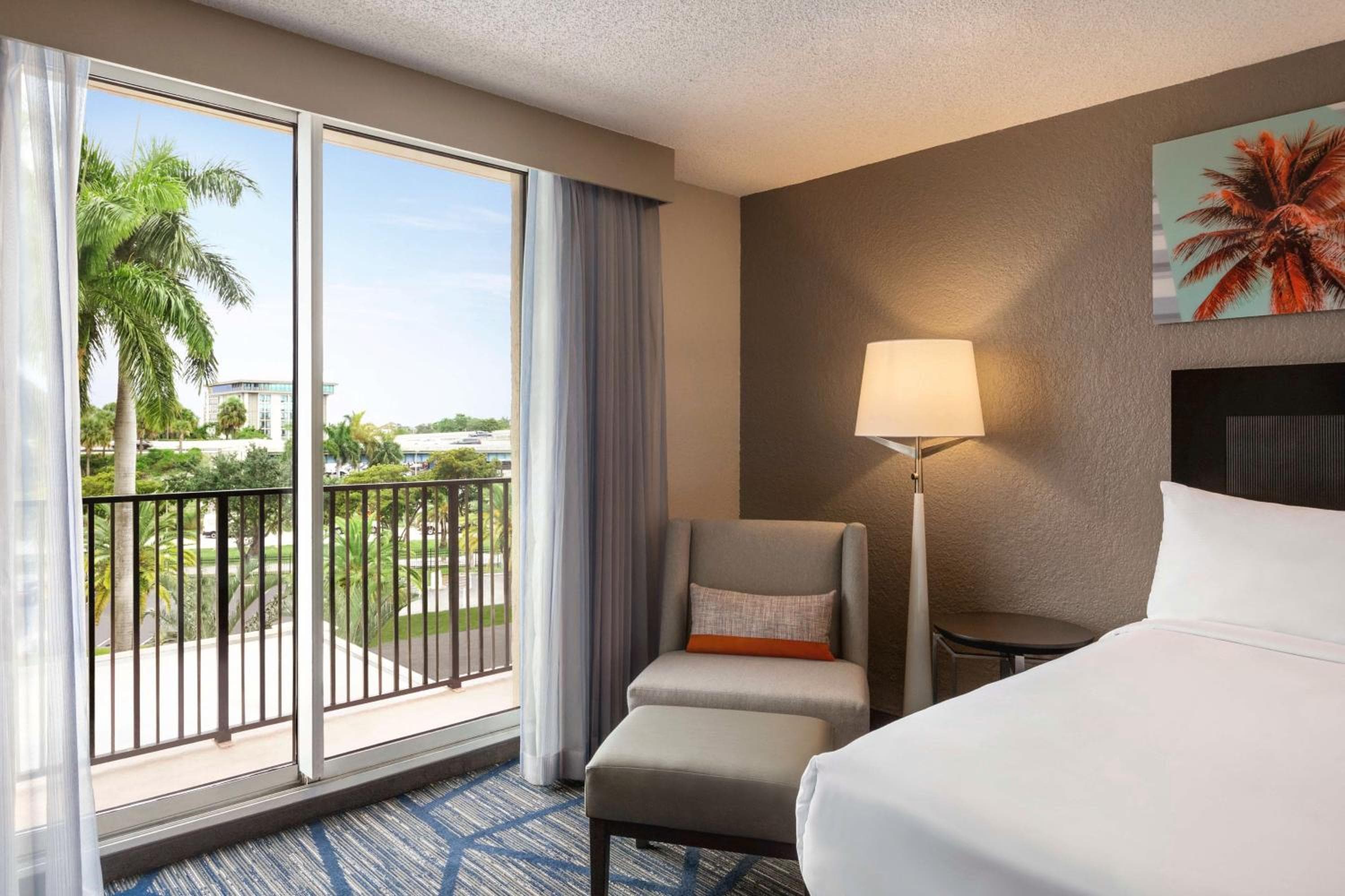 Embassy Suites by Hilton Miami International Airport — 21