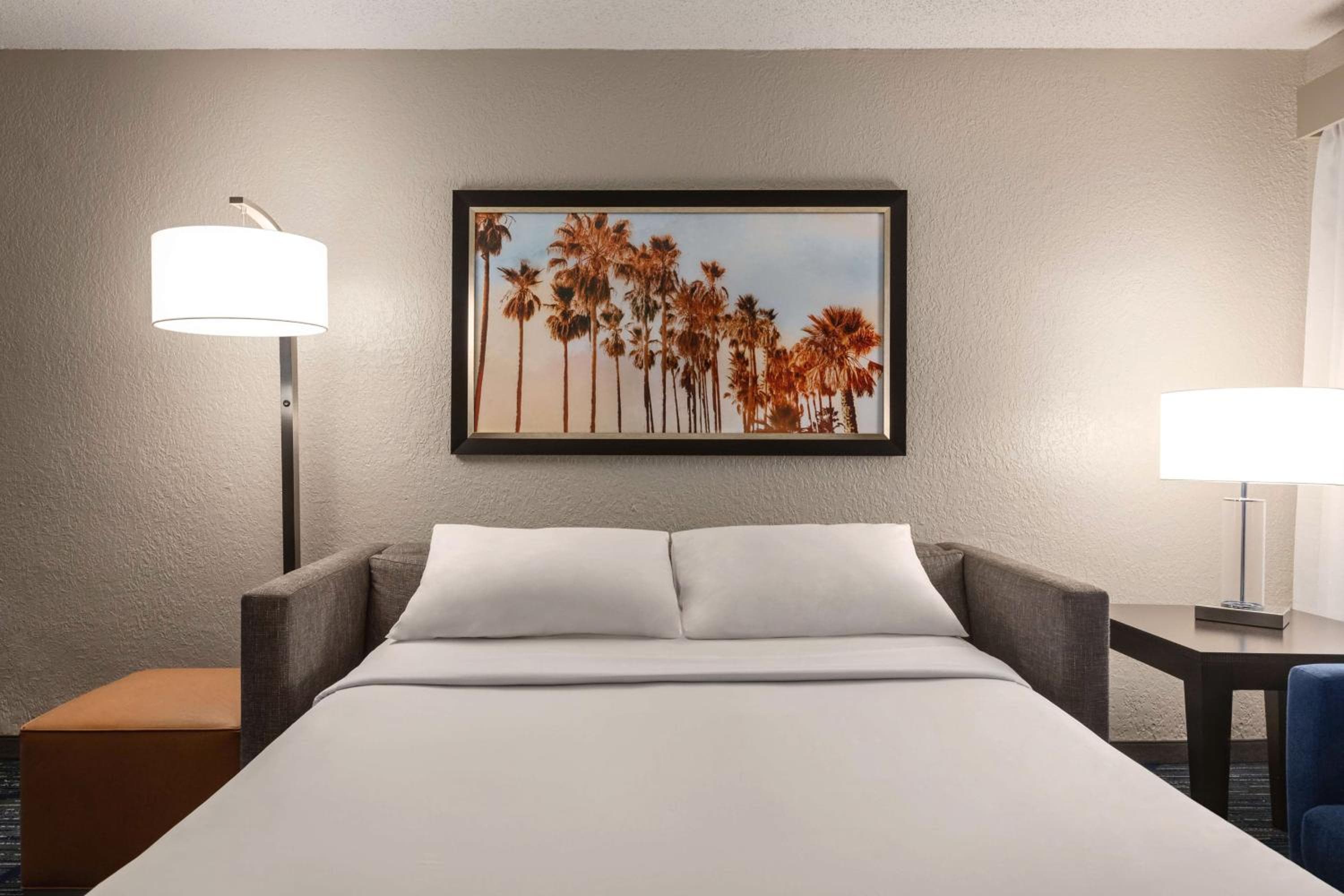 Embassy Suites by Hilton Miami International Airport — 20