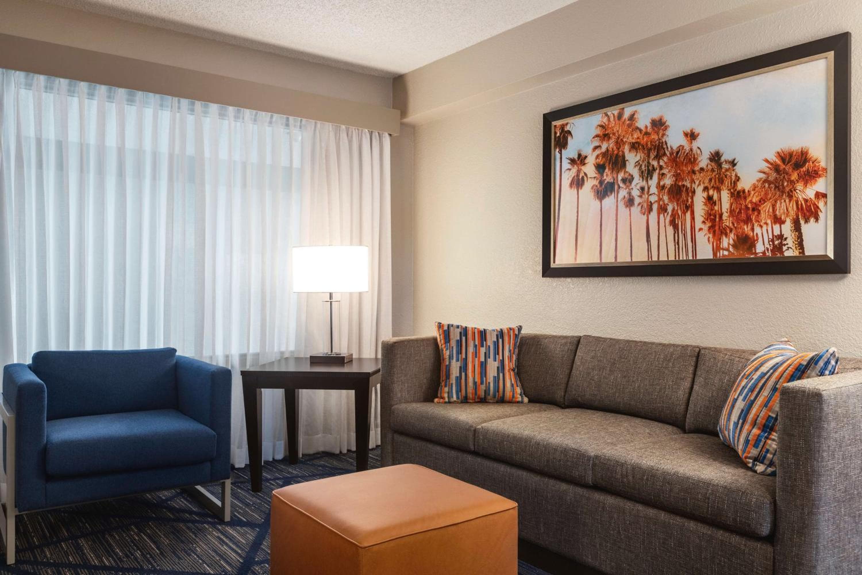 Embassy Suites by Hilton Miami International Airport — 11