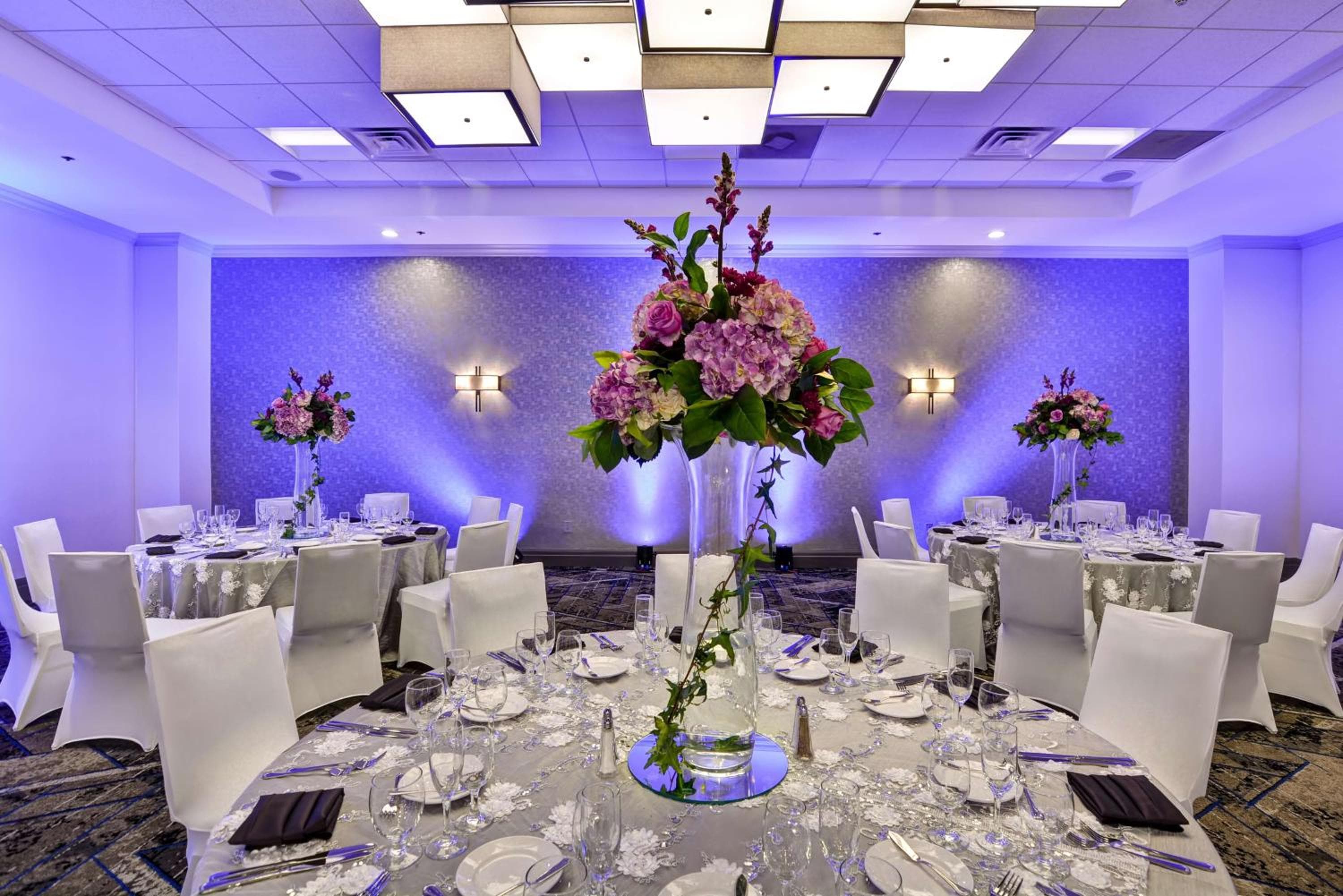 Embassy Suites by Hilton Miami International Airport — 12